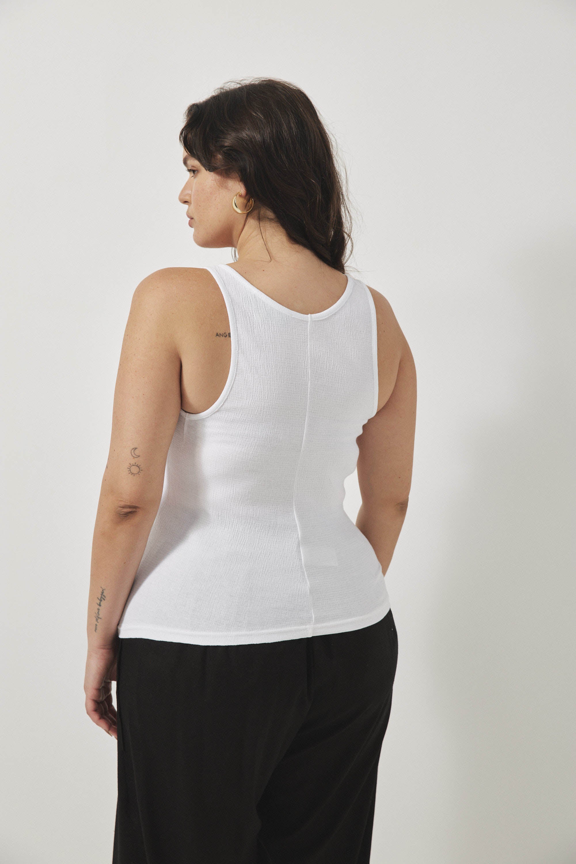 גופיית ג׳ייסון לבן