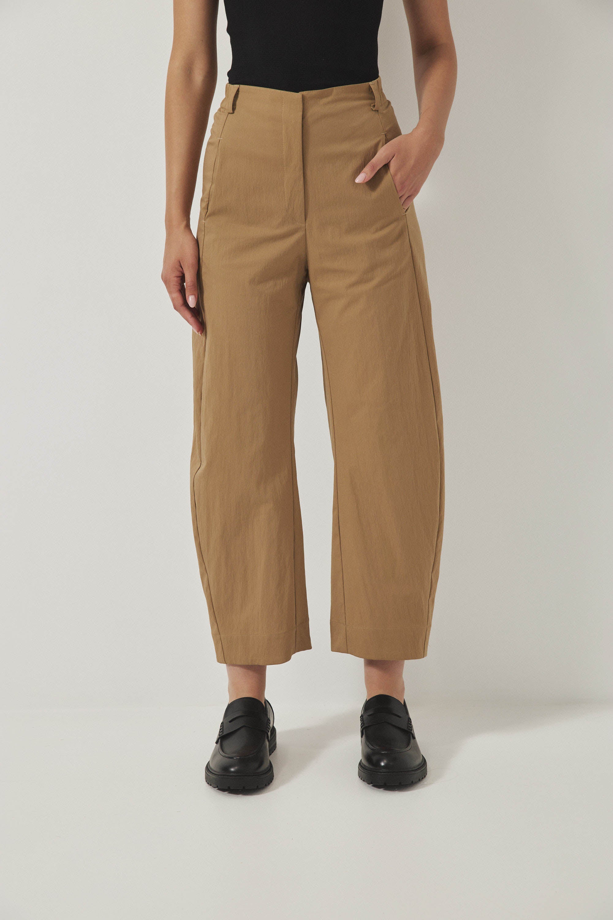 מכנסי ג׳סמין קאמל