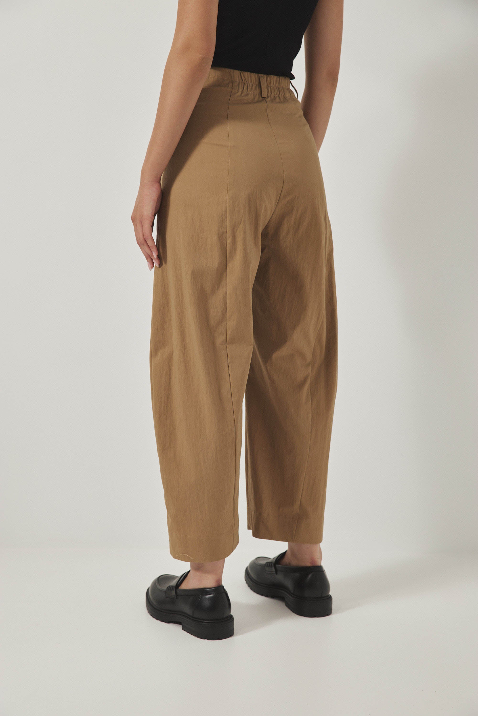 מכנסי ג׳סמין קאמל