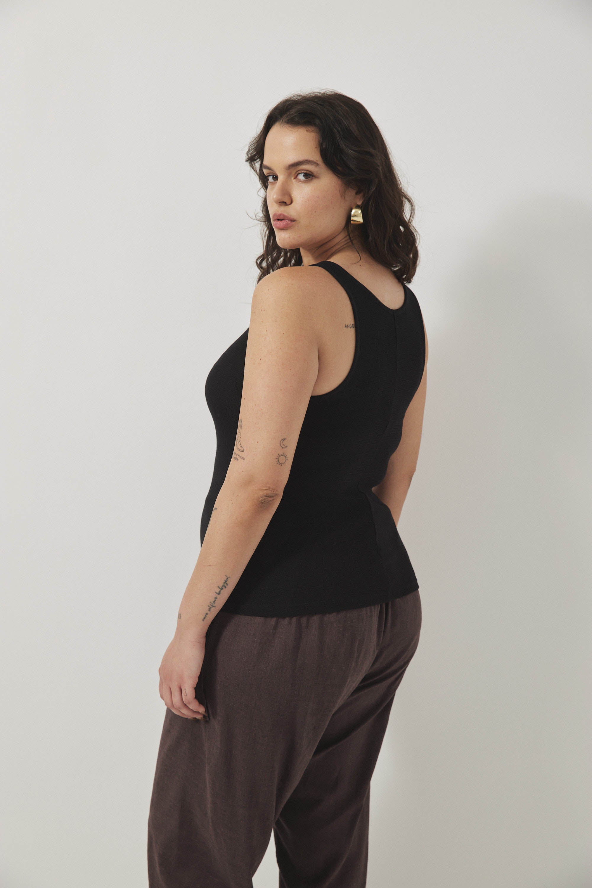 גופיית ג׳ייסון שחור