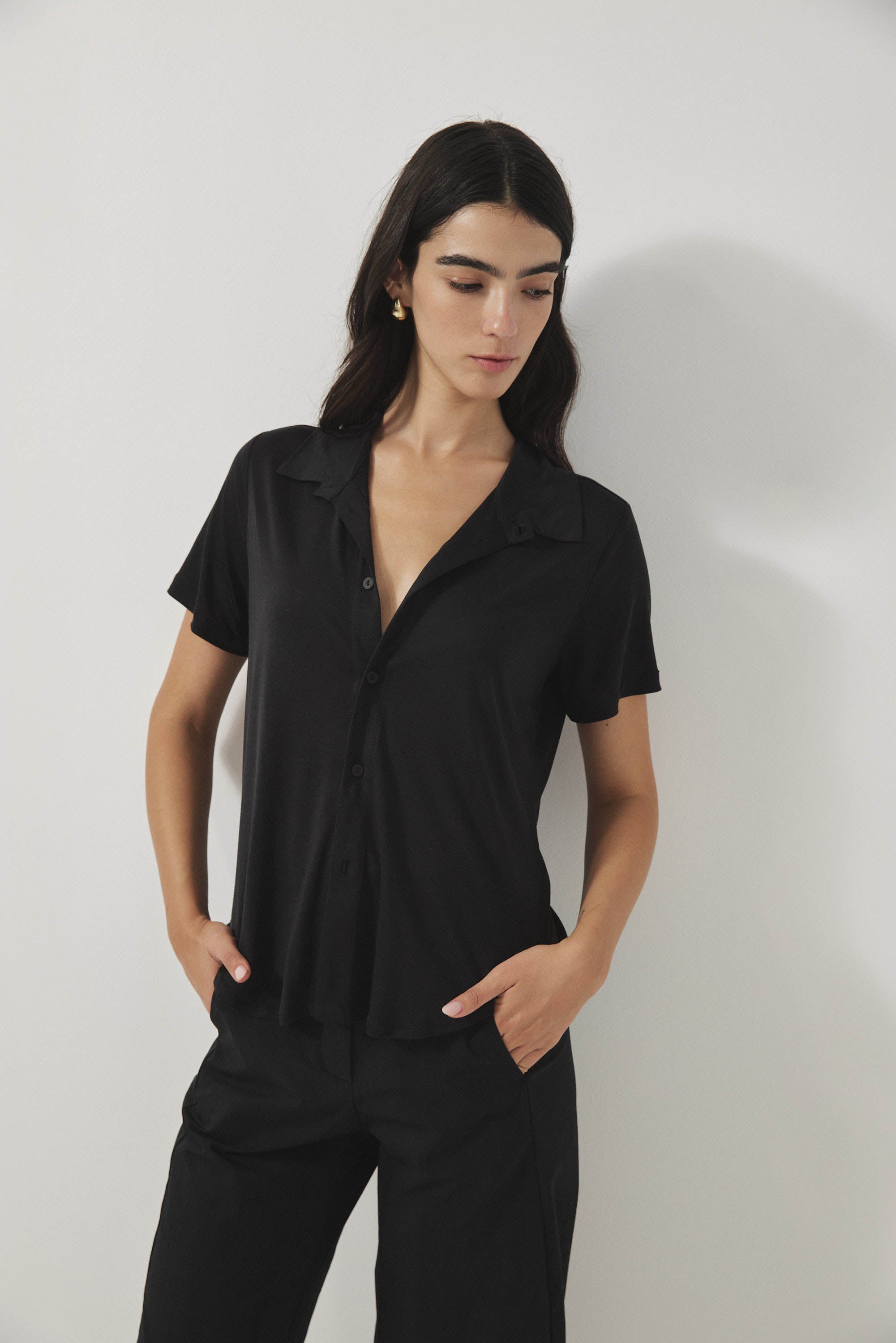 חולצת פָה שחור