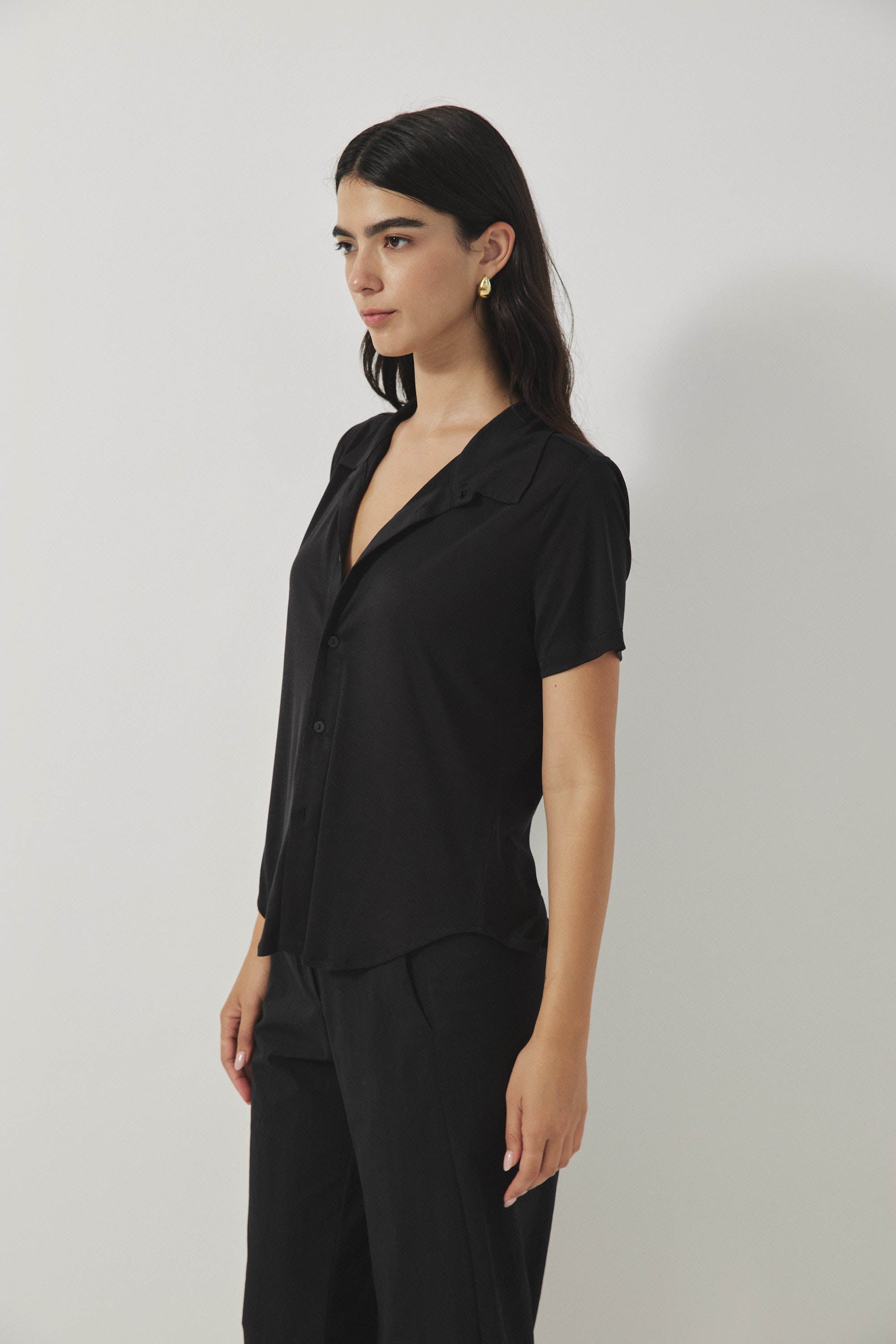 חולצת פָה שחור