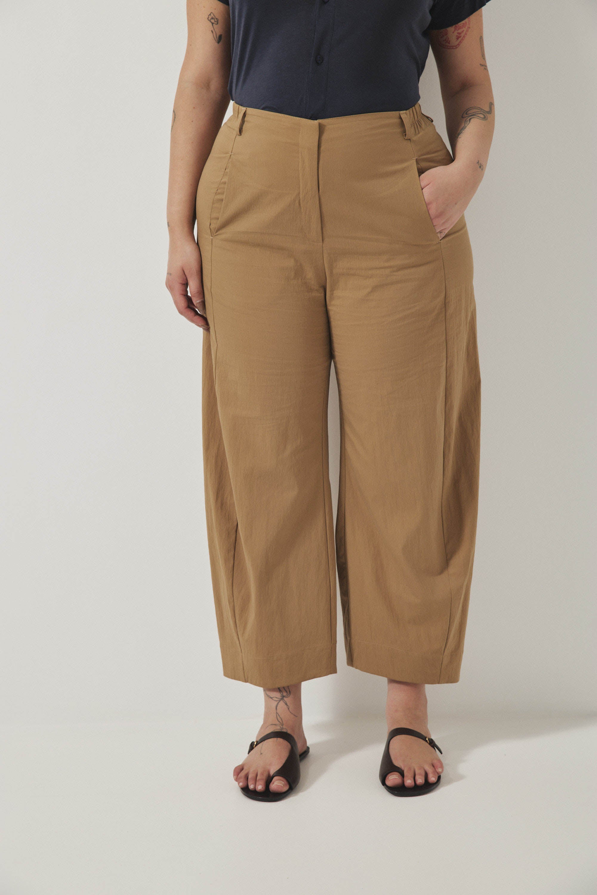 מכנסי ג׳סמין קאמל