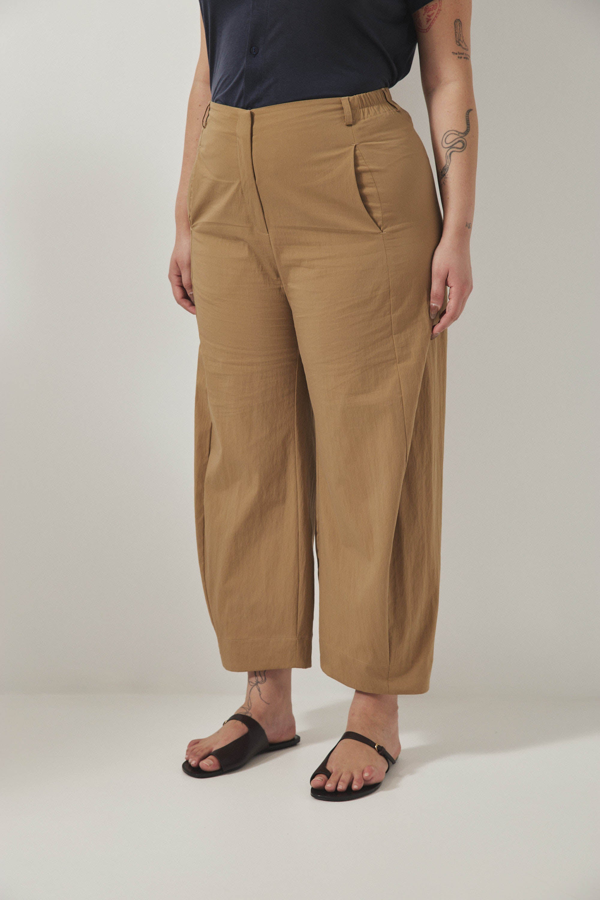 מכנסי ג׳סמין קאמל