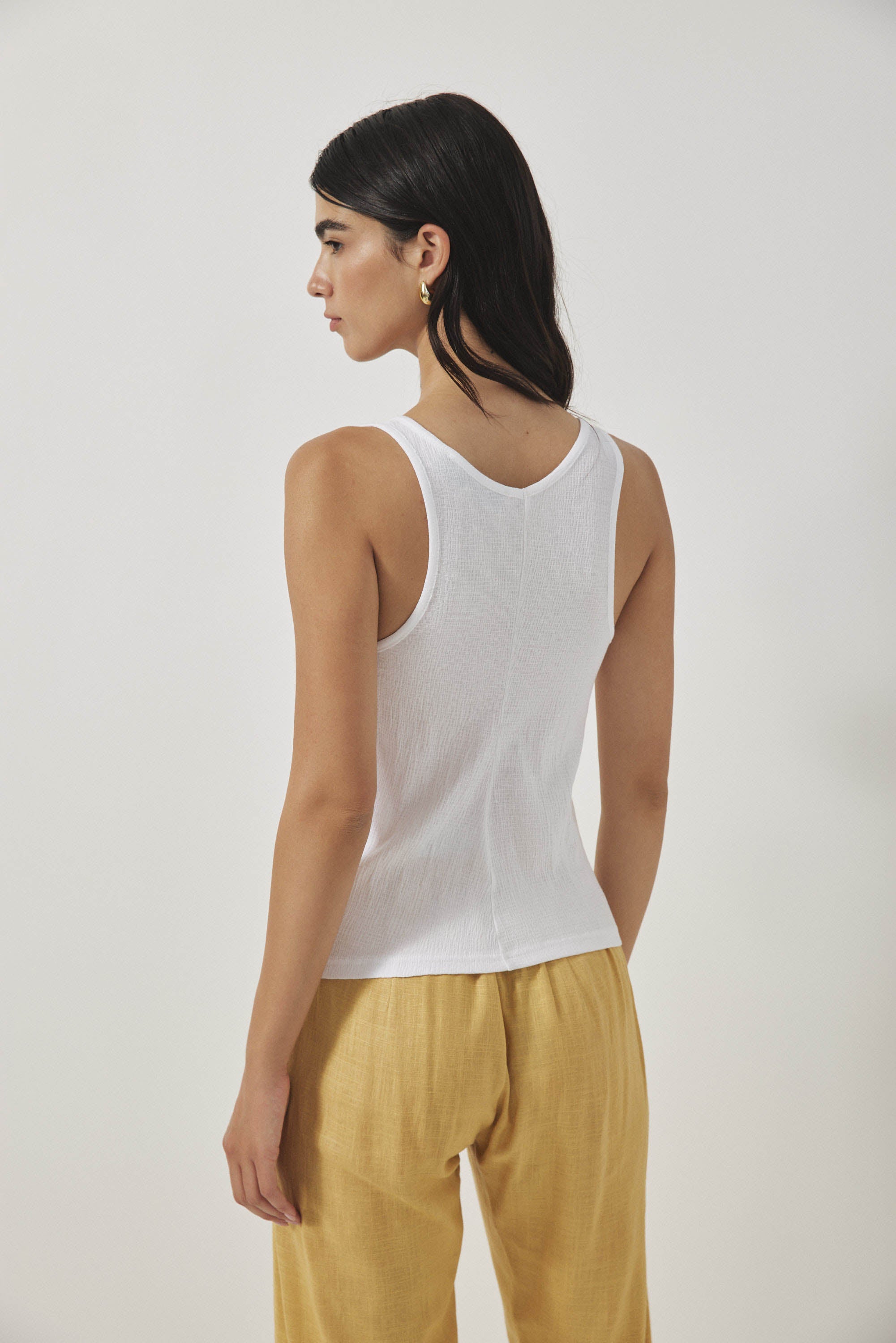 גופיית ג׳ייסון לבן