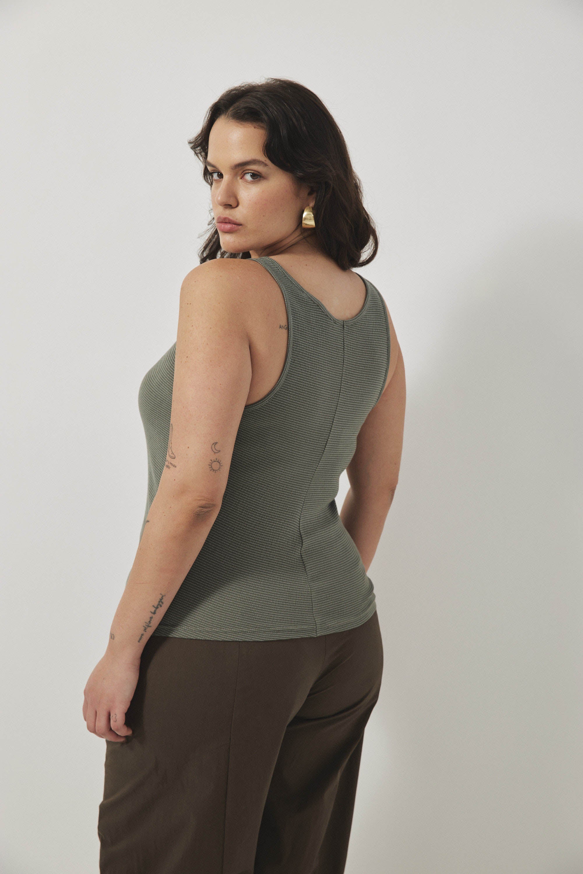 גופיית ג׳ייסון זית