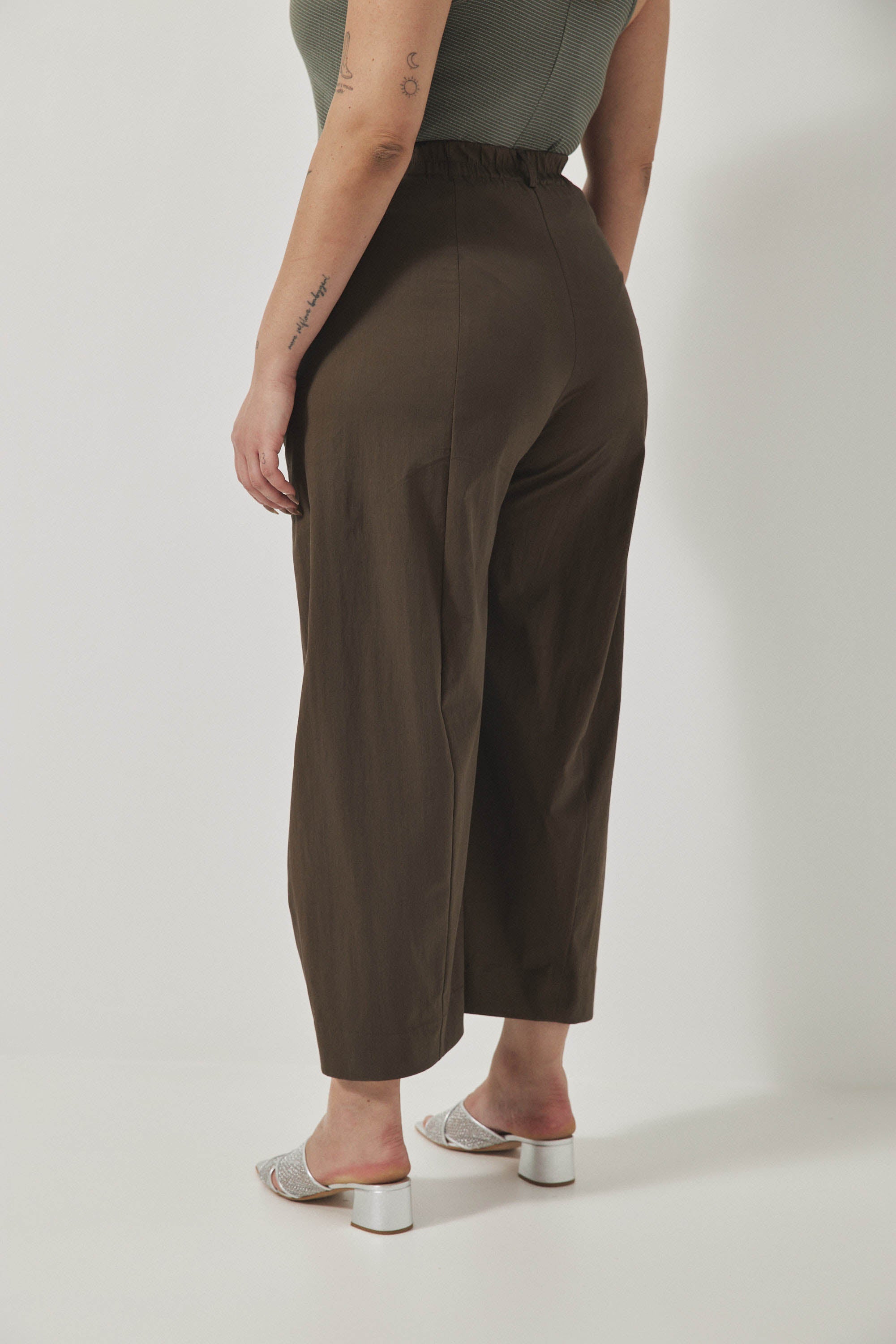 מכנסי ג׳סמין חום