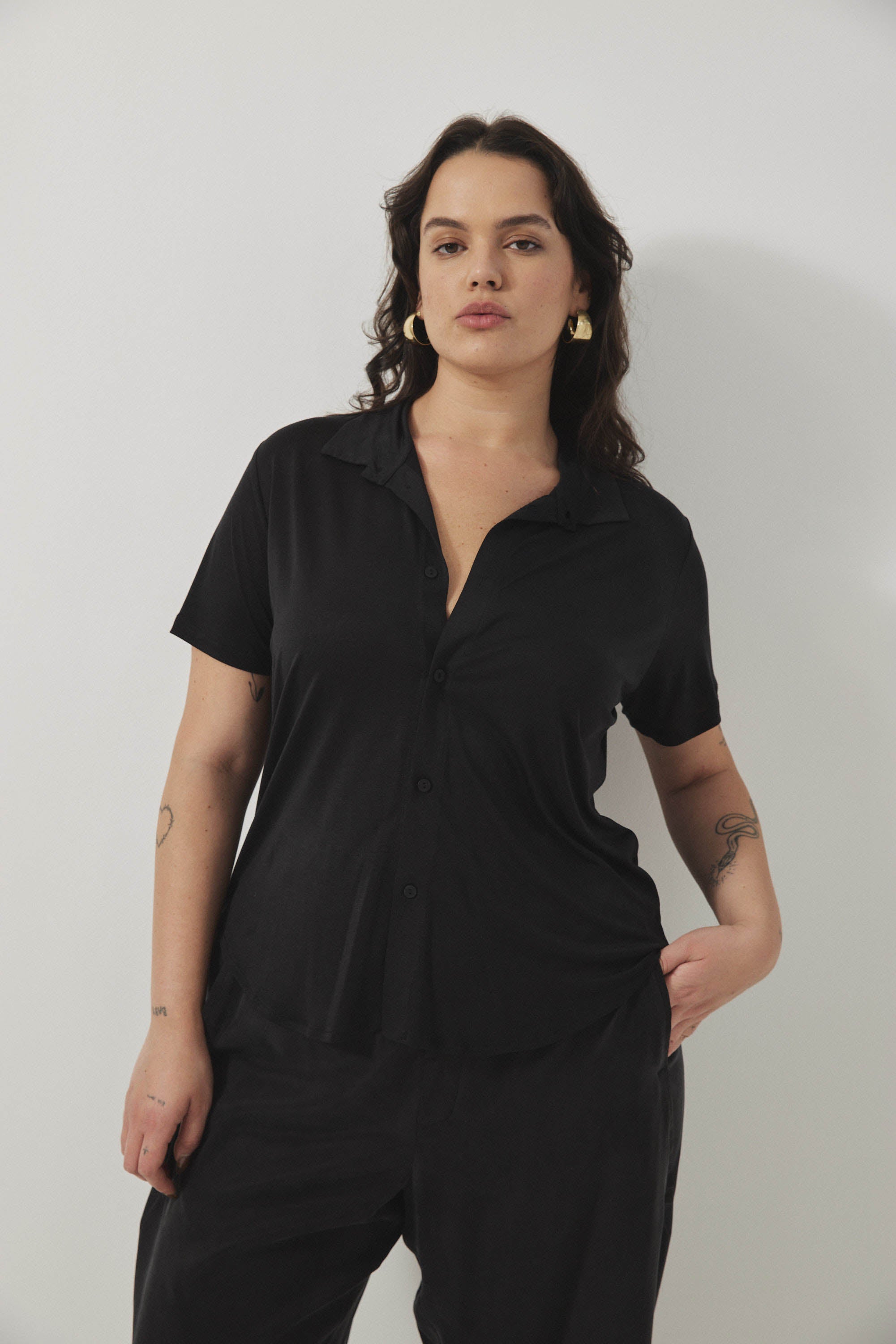 חולצת פָה שחור