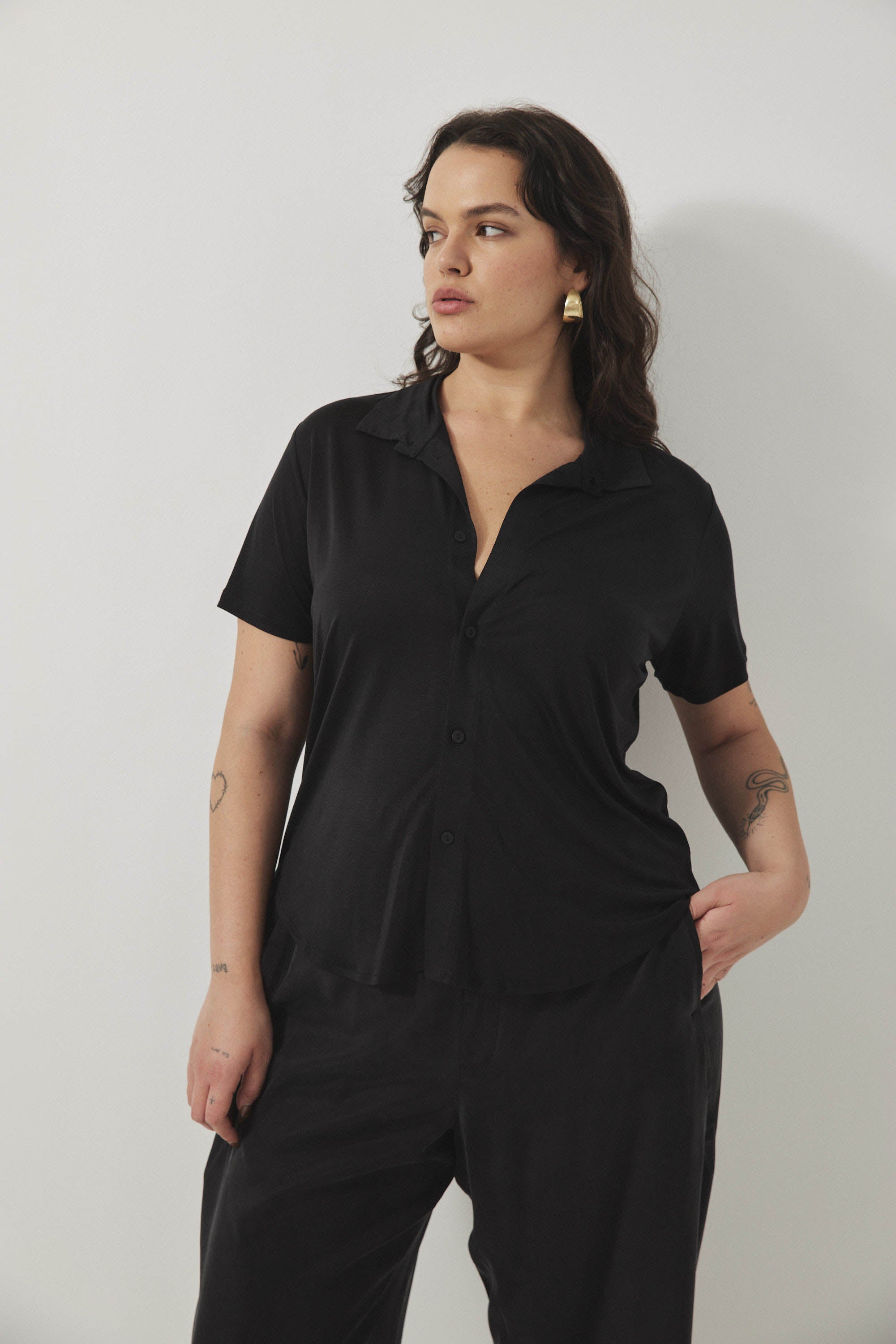 חולצת פָה שחור