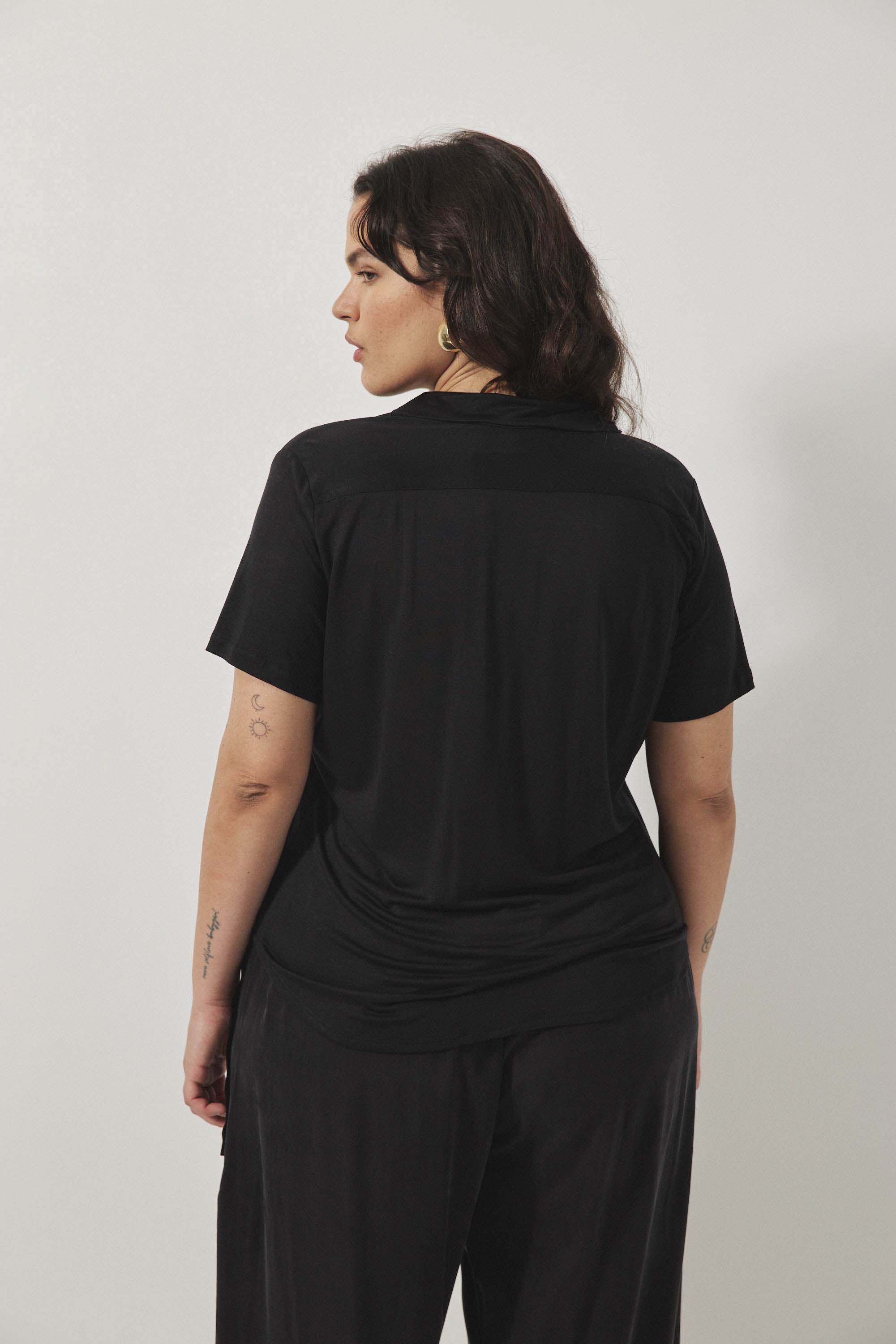 חולצת פָה שחור