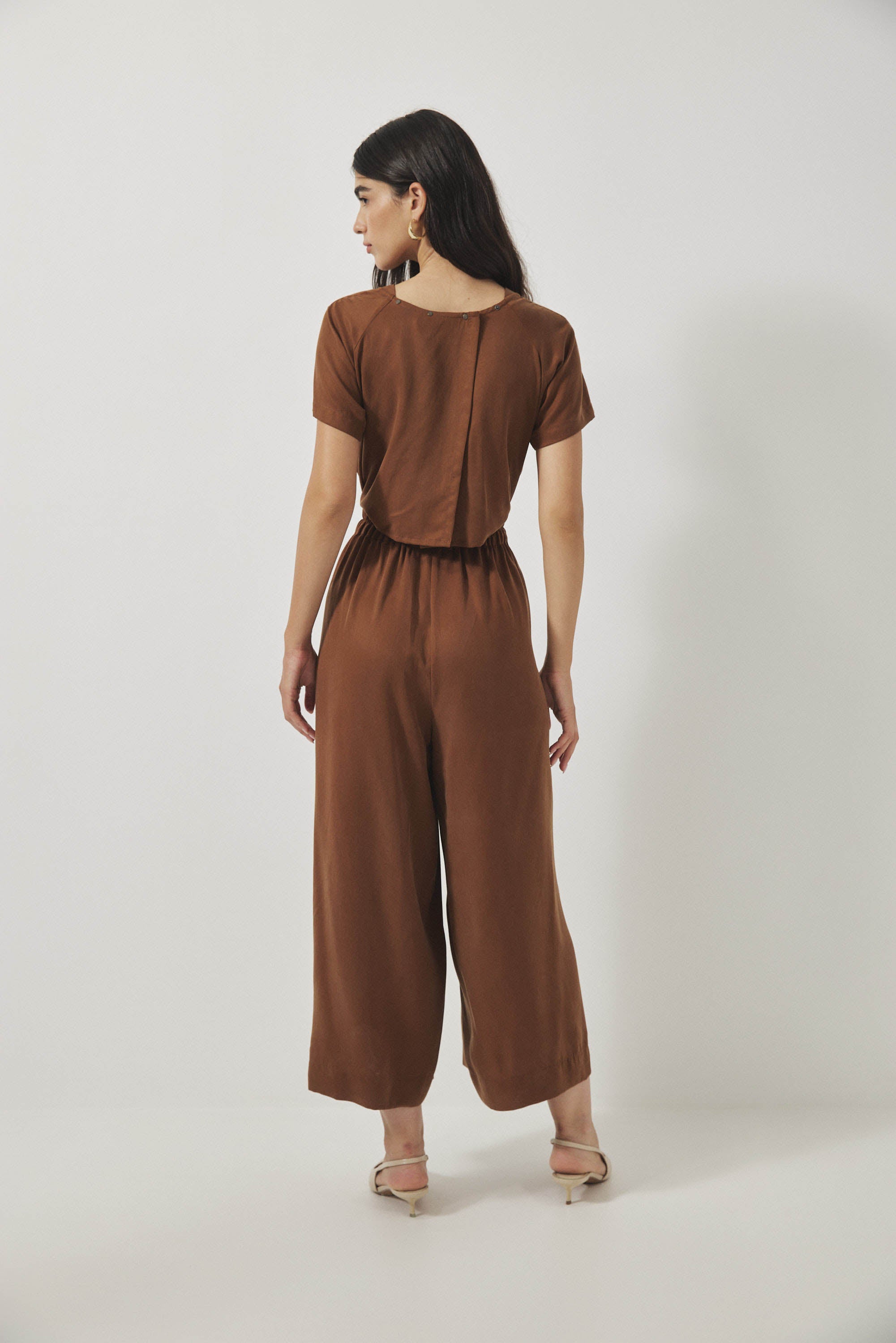 אוברול רית׳ם שרוול קצר קרמל