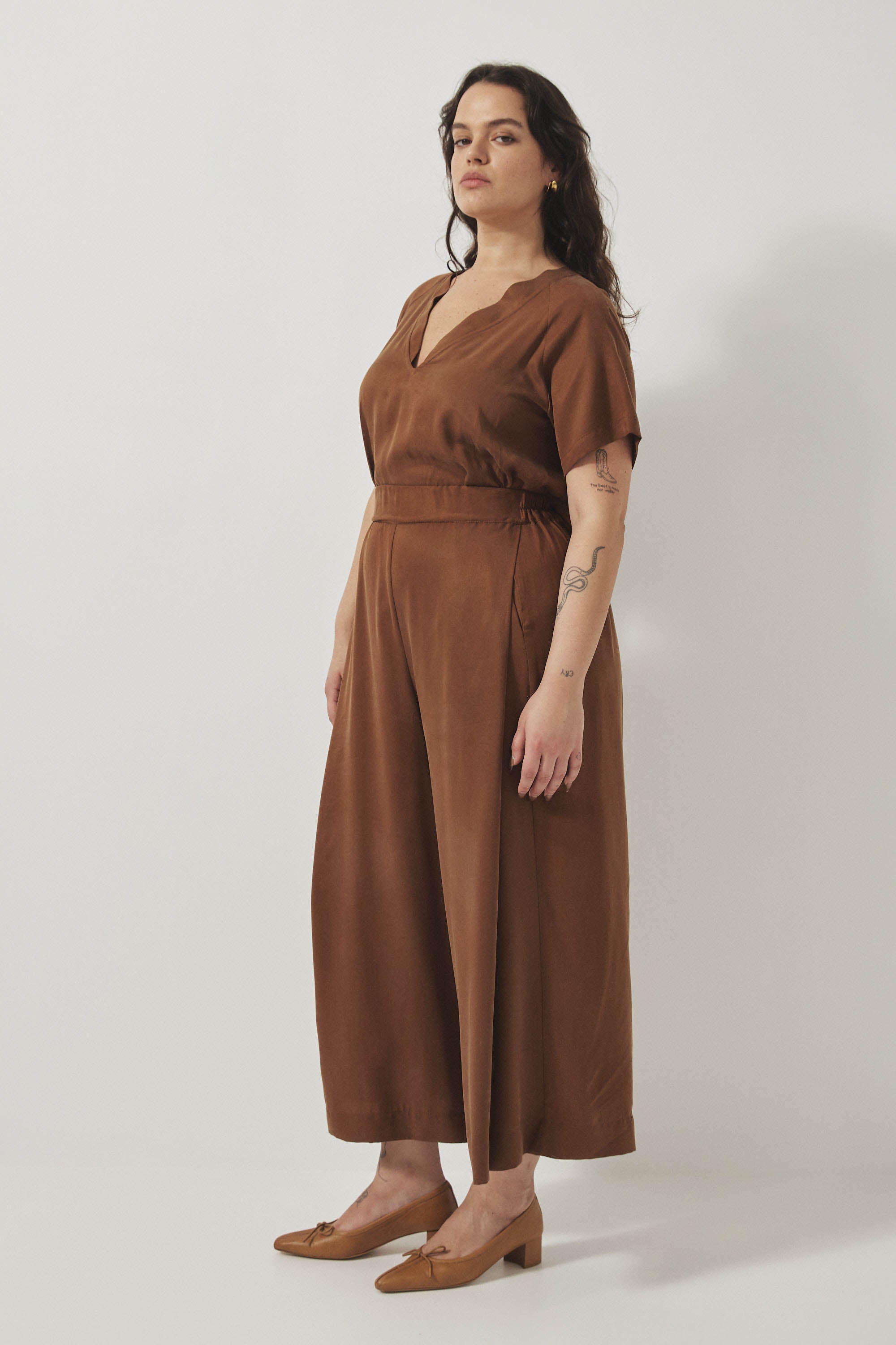 אוברול רית׳ם שרוול קצר קרמל