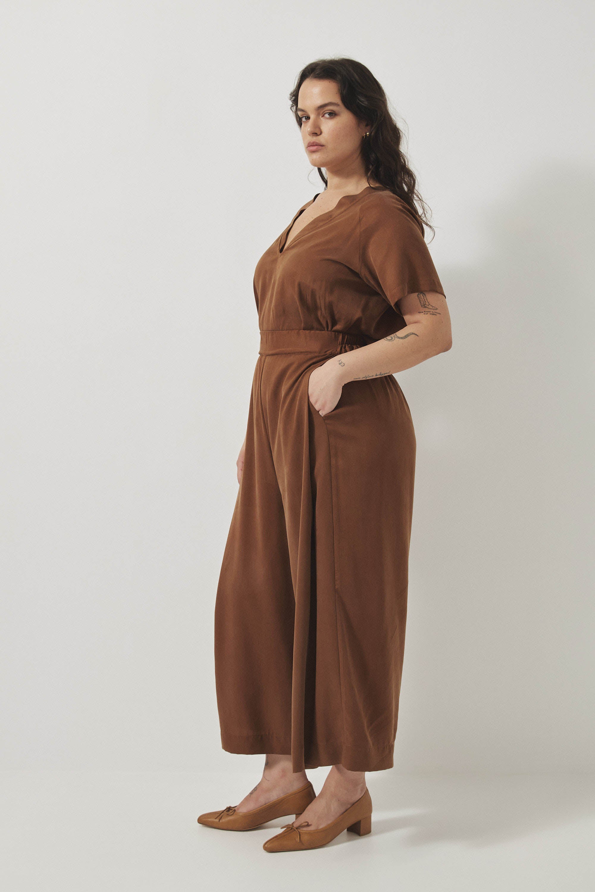 אוברול רית׳ם שרוול קצר קרמל