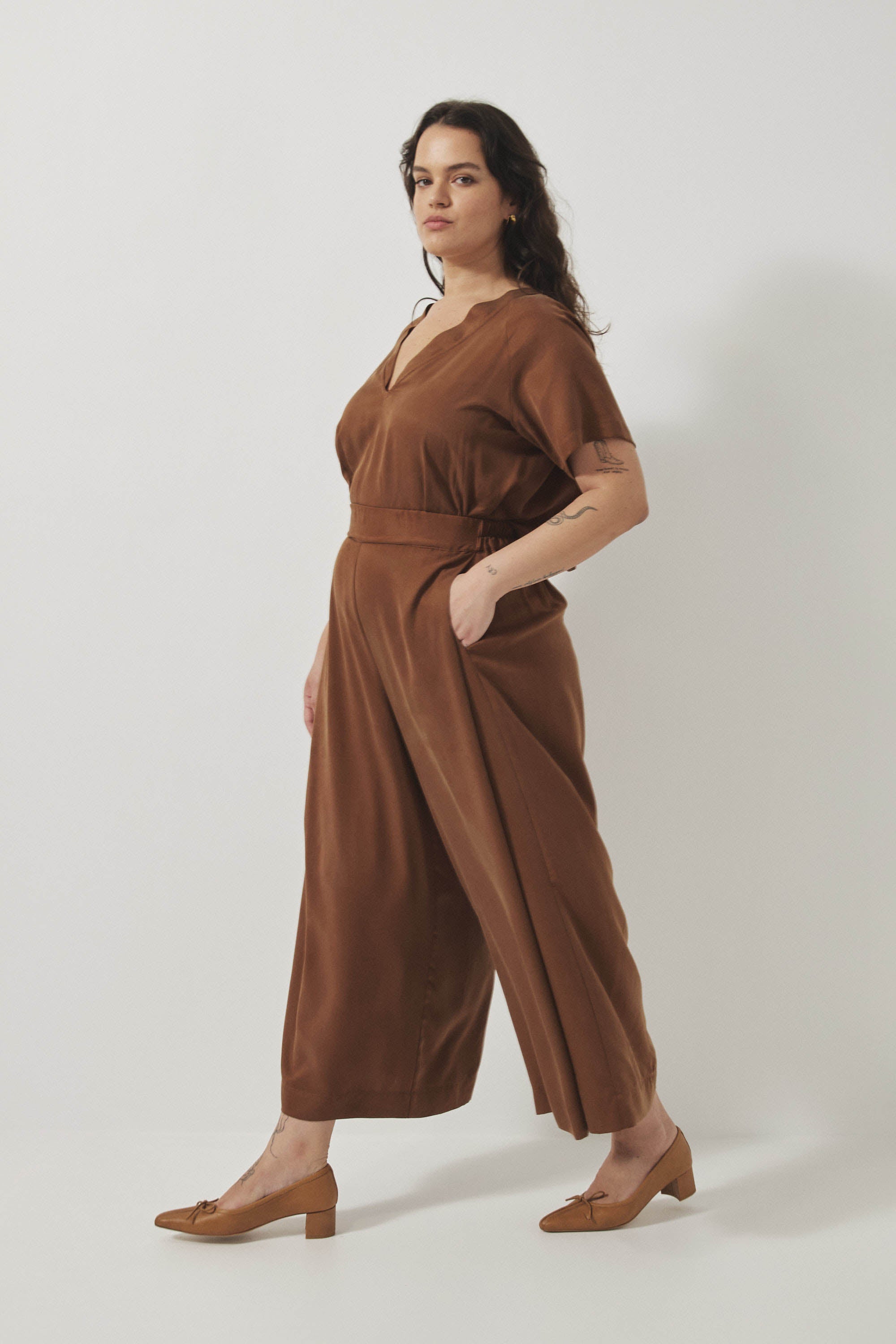 אוברול רית׳ם שרוול קצר קרמל