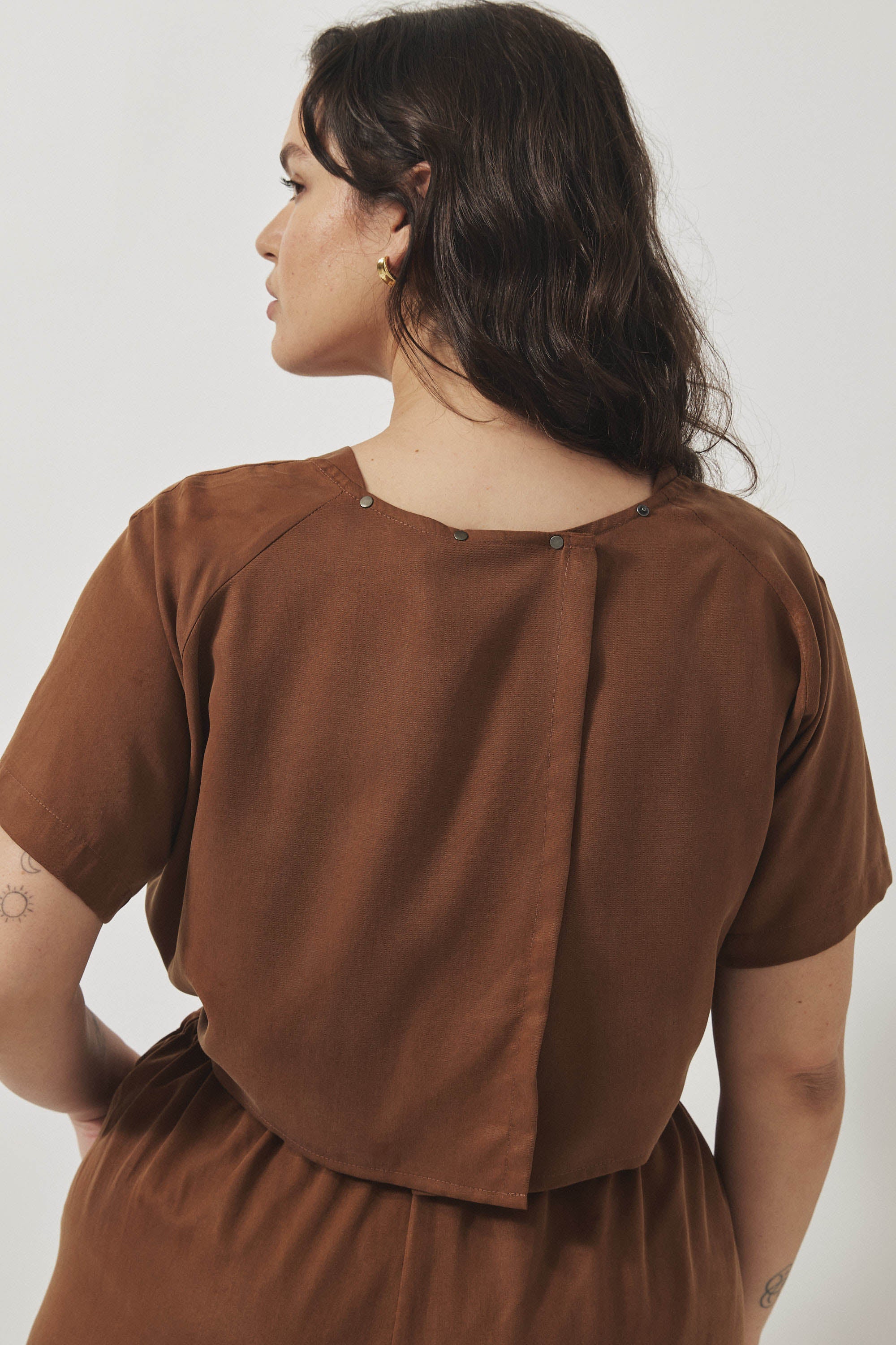 אוברול רית׳ם שרוול קצר קרמל