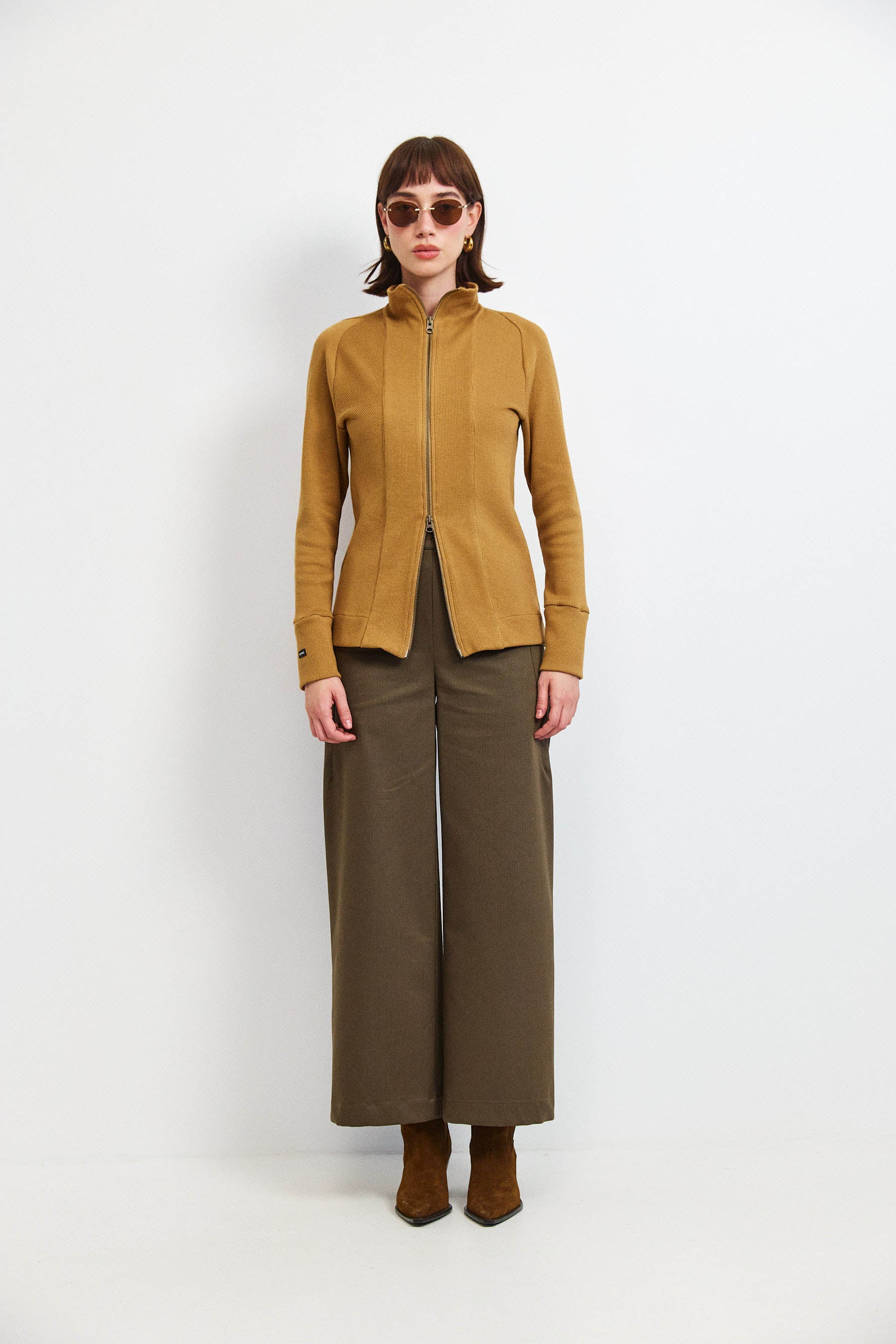 קרדיגן בקי קאמל