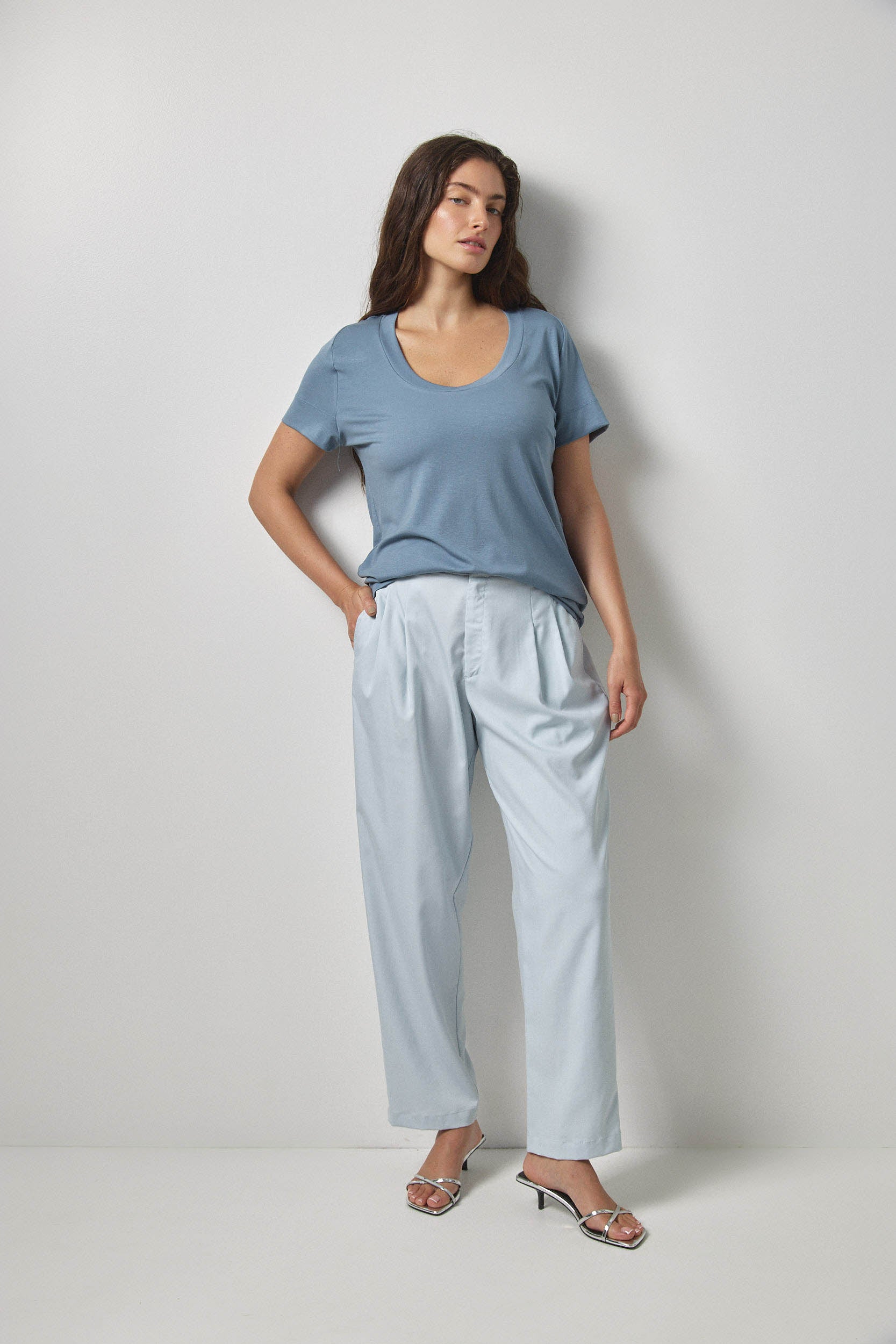 מכנסי פֶּני תכלת