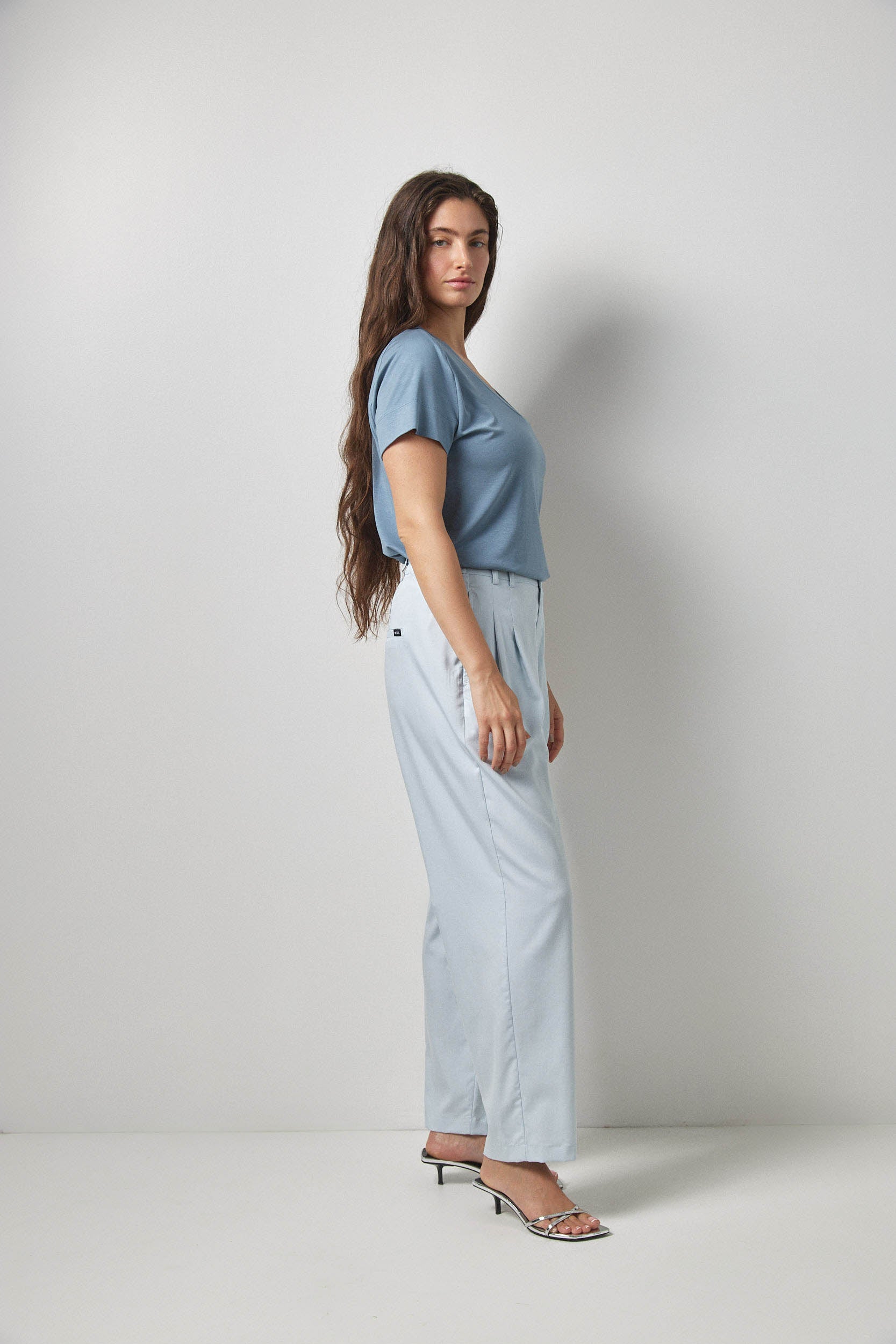 מכנסי פֶּני תכלת