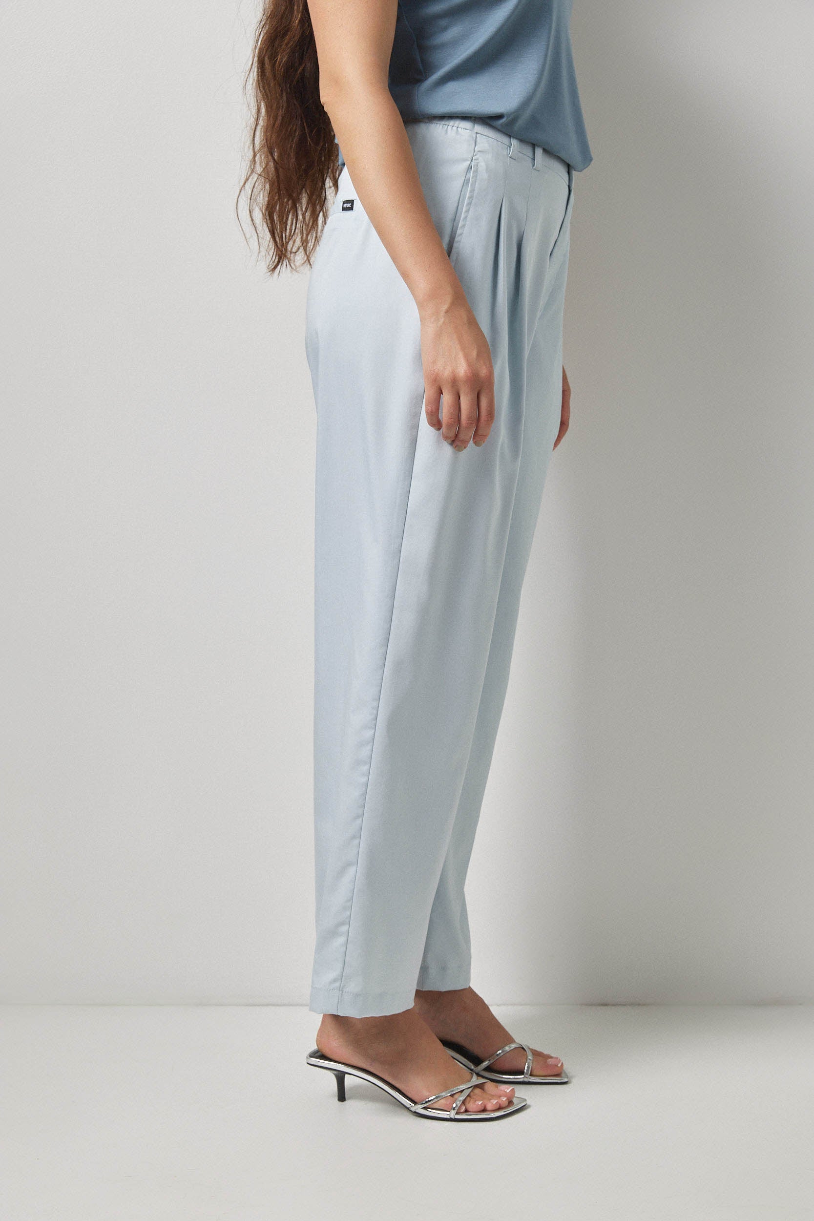 מכנסי פֶּני תכלת