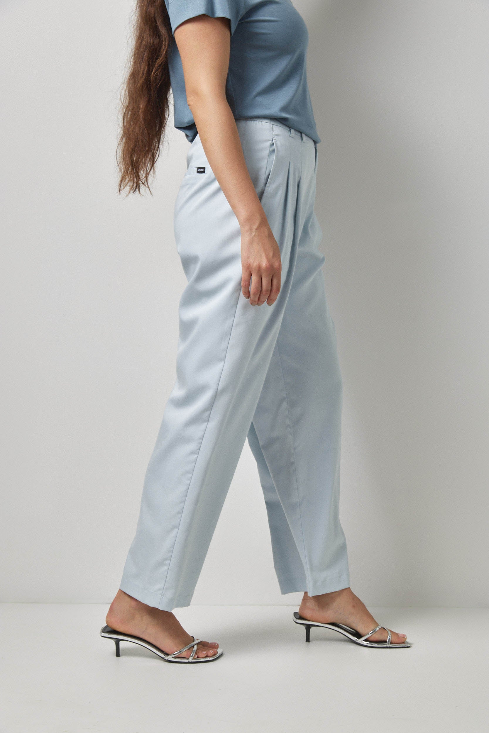 מכנסי פֶּני תכלת