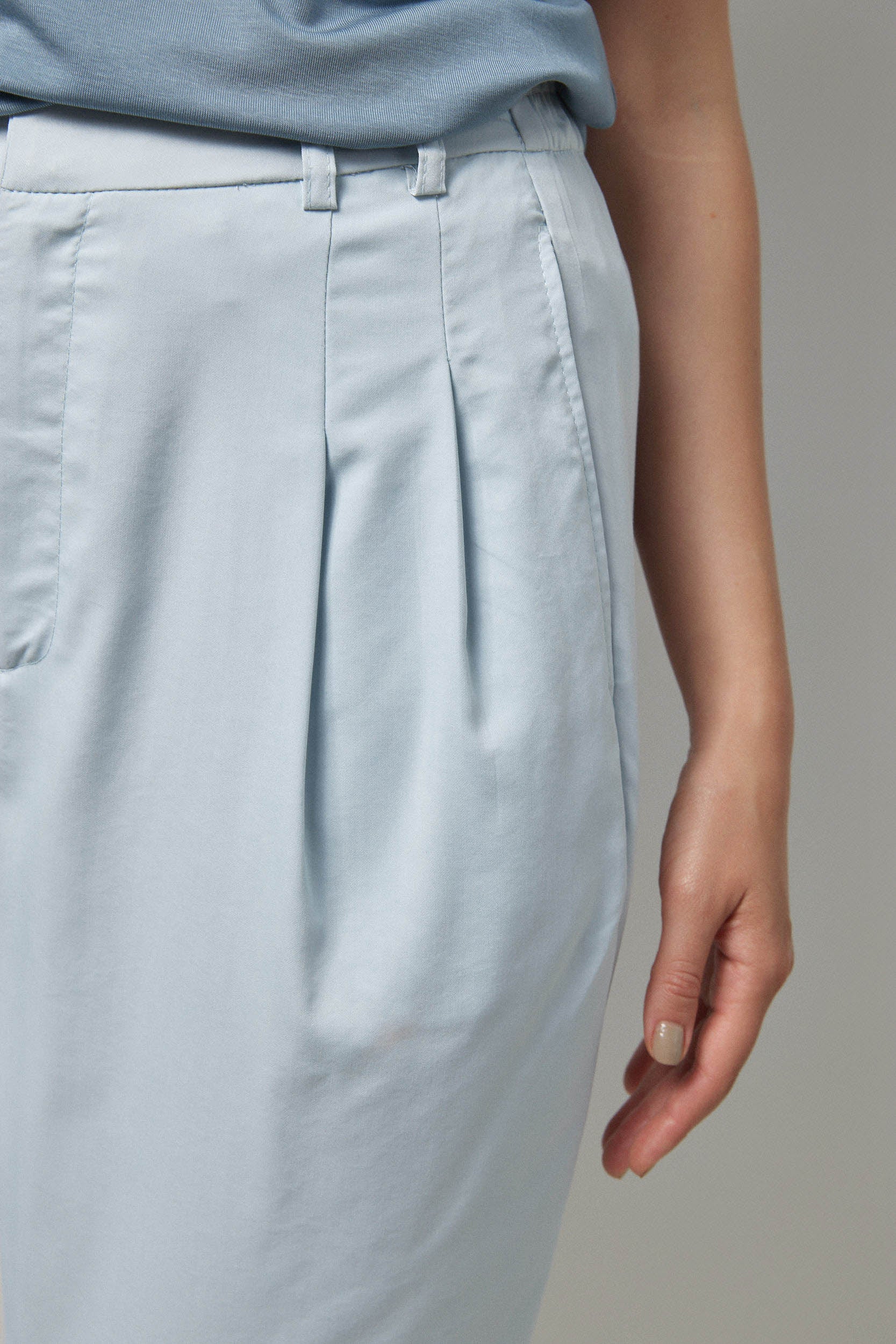 מכנסי פֶּני תכלת