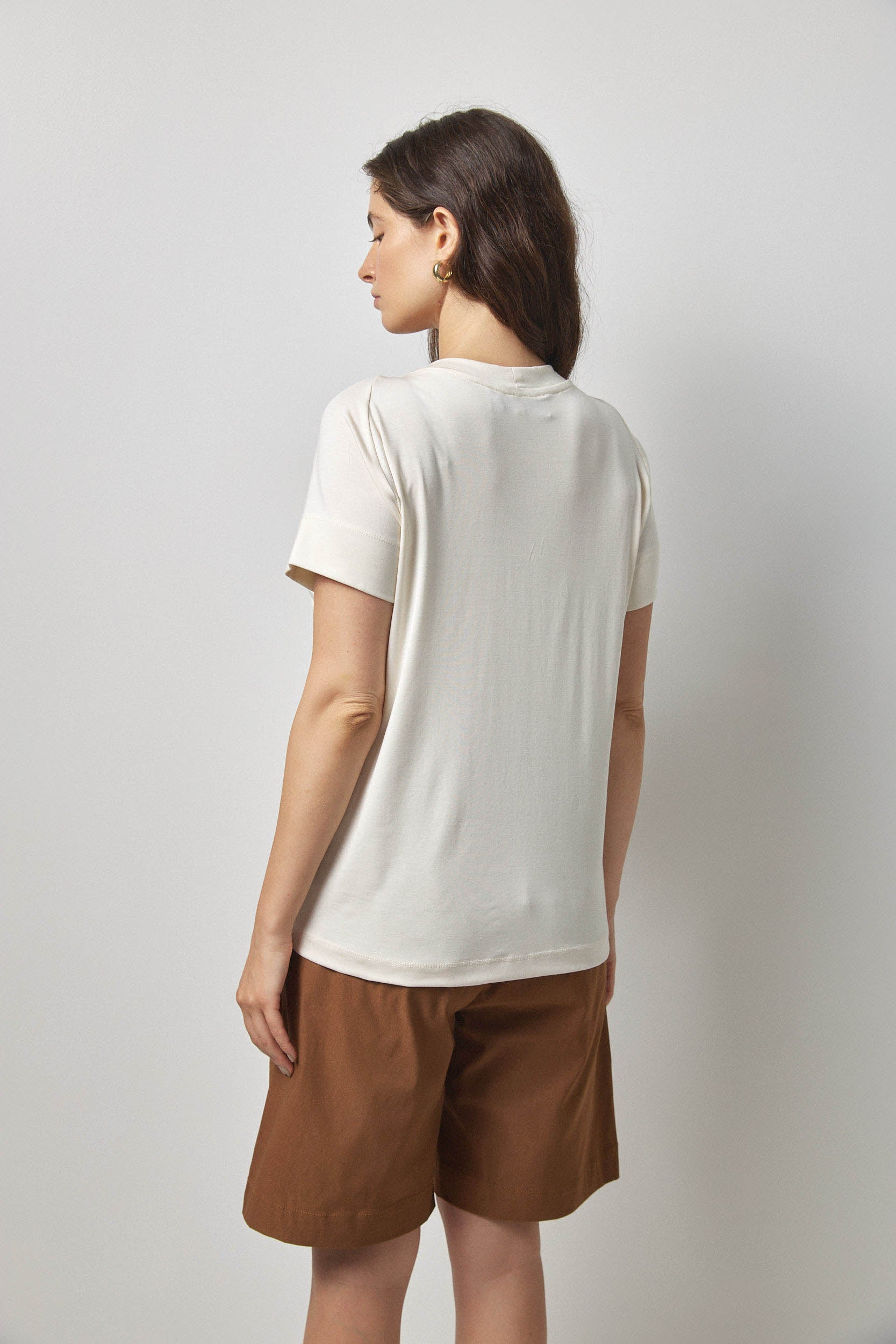 טי שירט רייצ׳ל שמנת