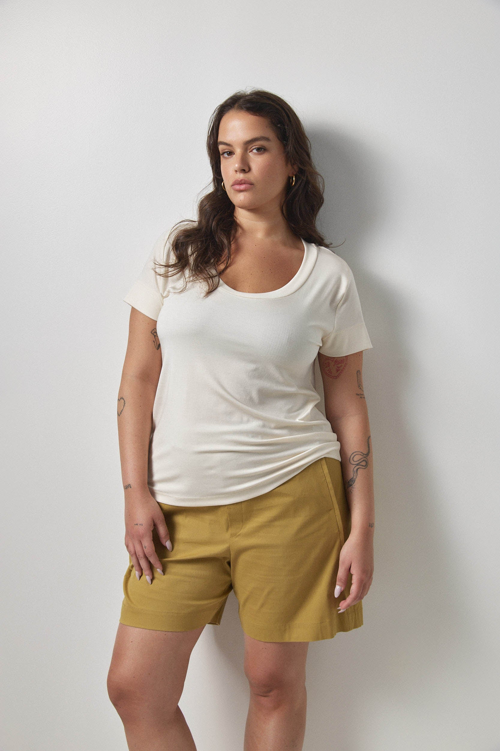 טי שירט רייצ׳ל שמנת