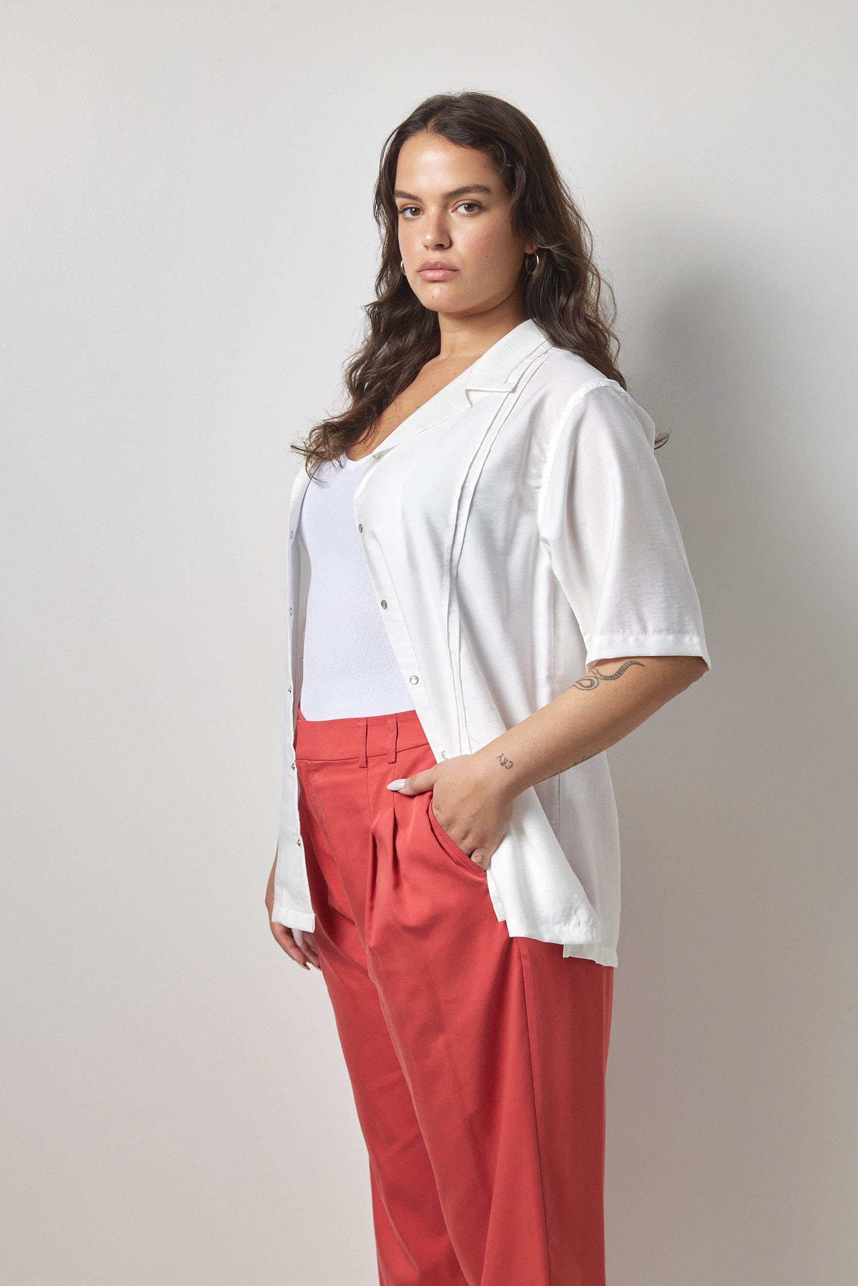 חולצת מוריס שמנת