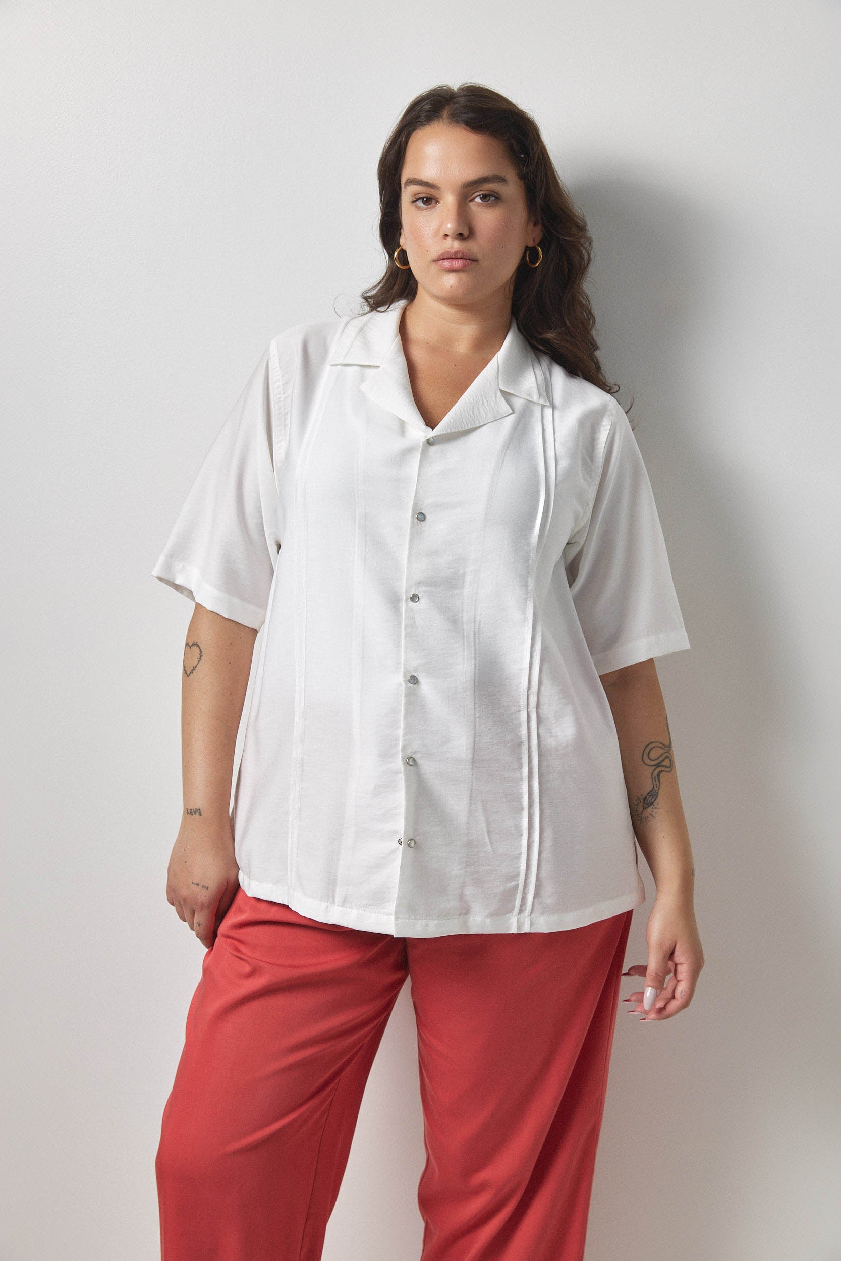 חולצת מוריס שמנת