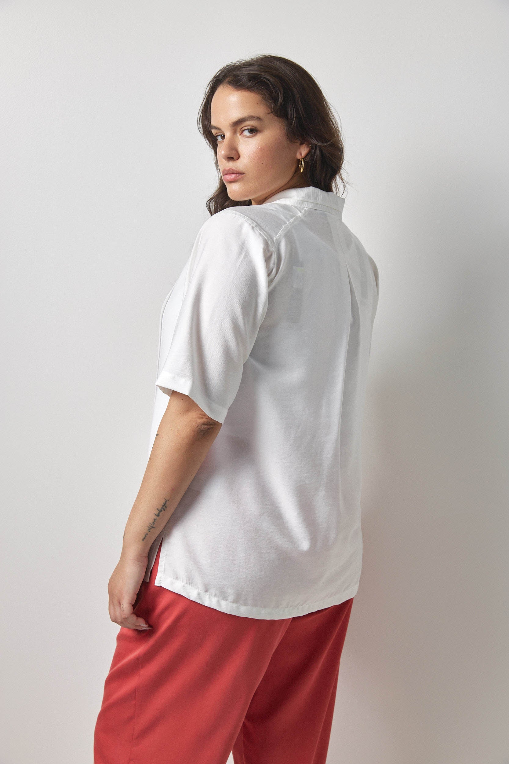 חולצת מוריס שמנת