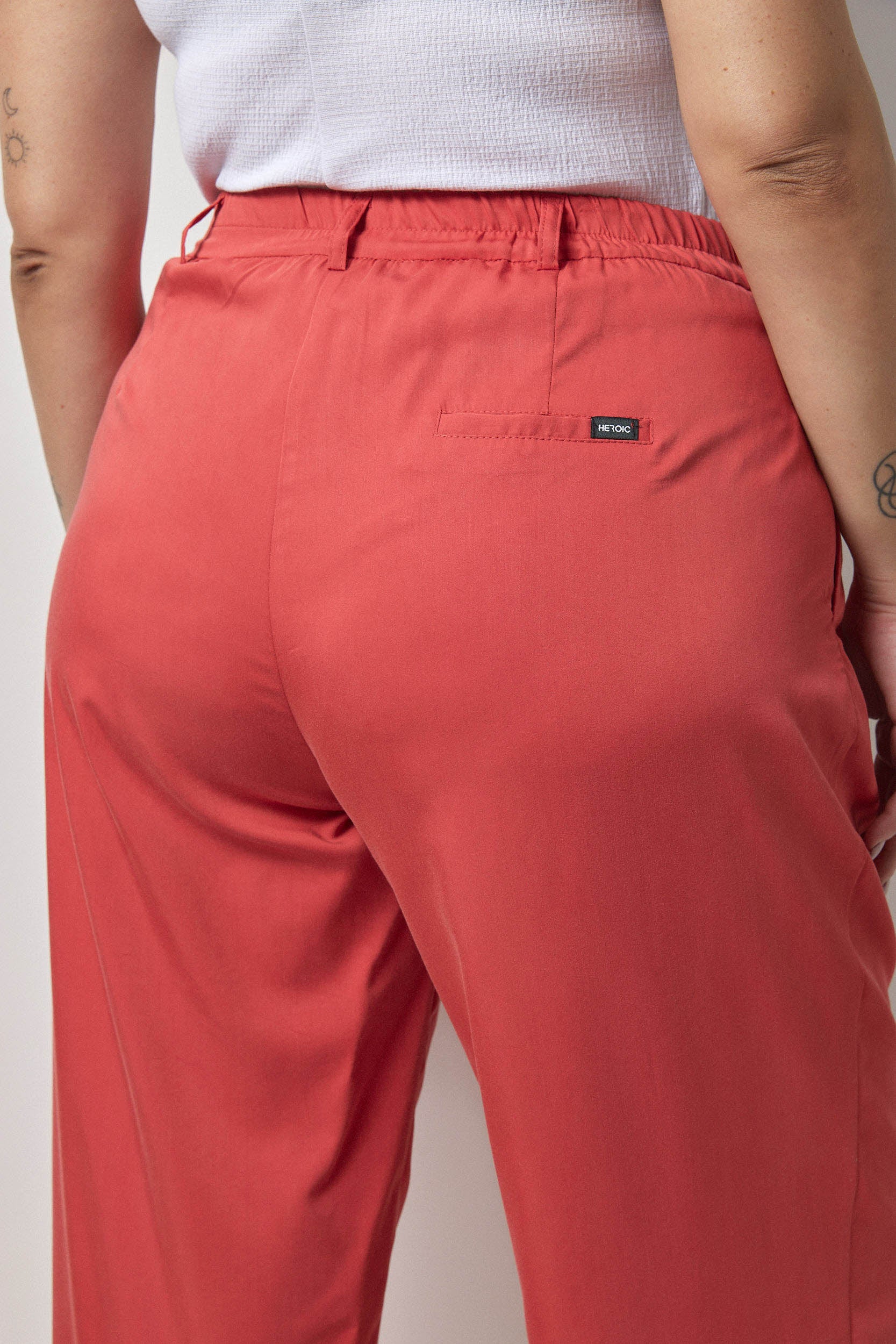 מכנסי פֶּני דובדבן