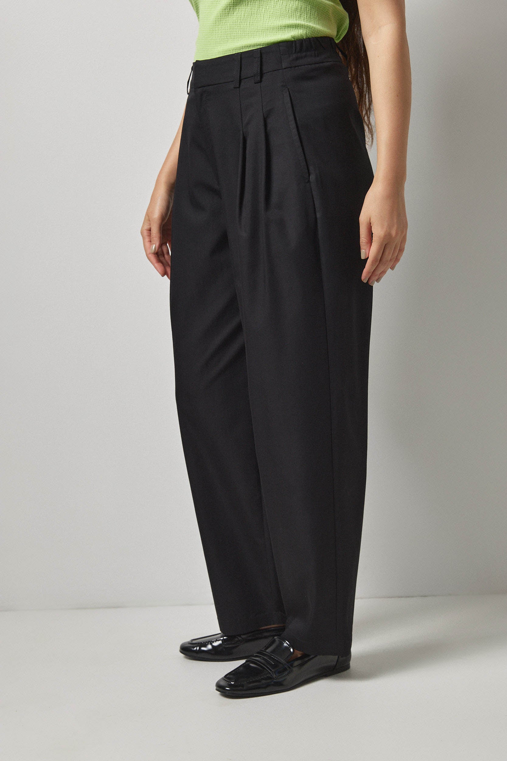 מכנסי פֶּני שחור