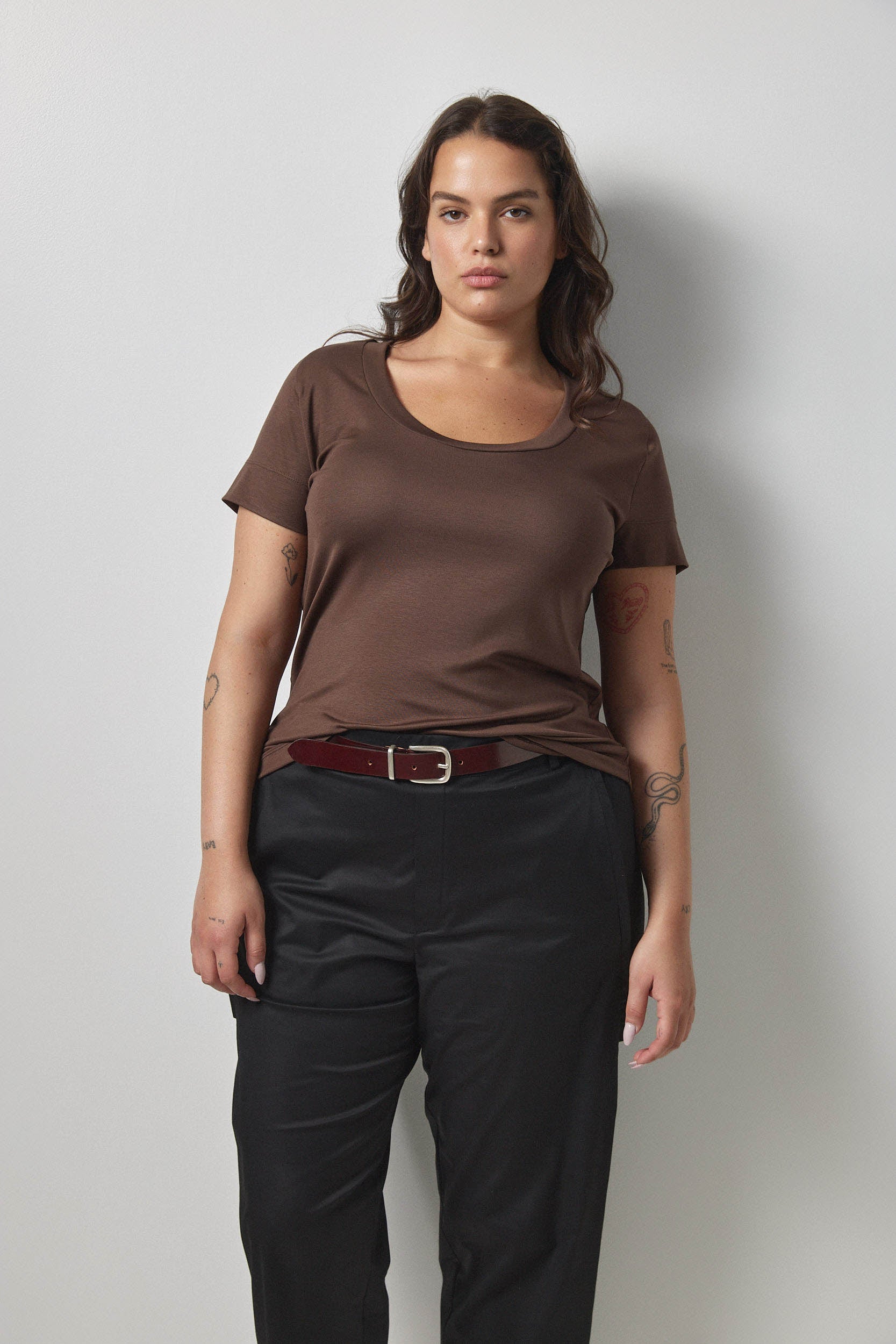 טי שירט רייצ׳ל חום