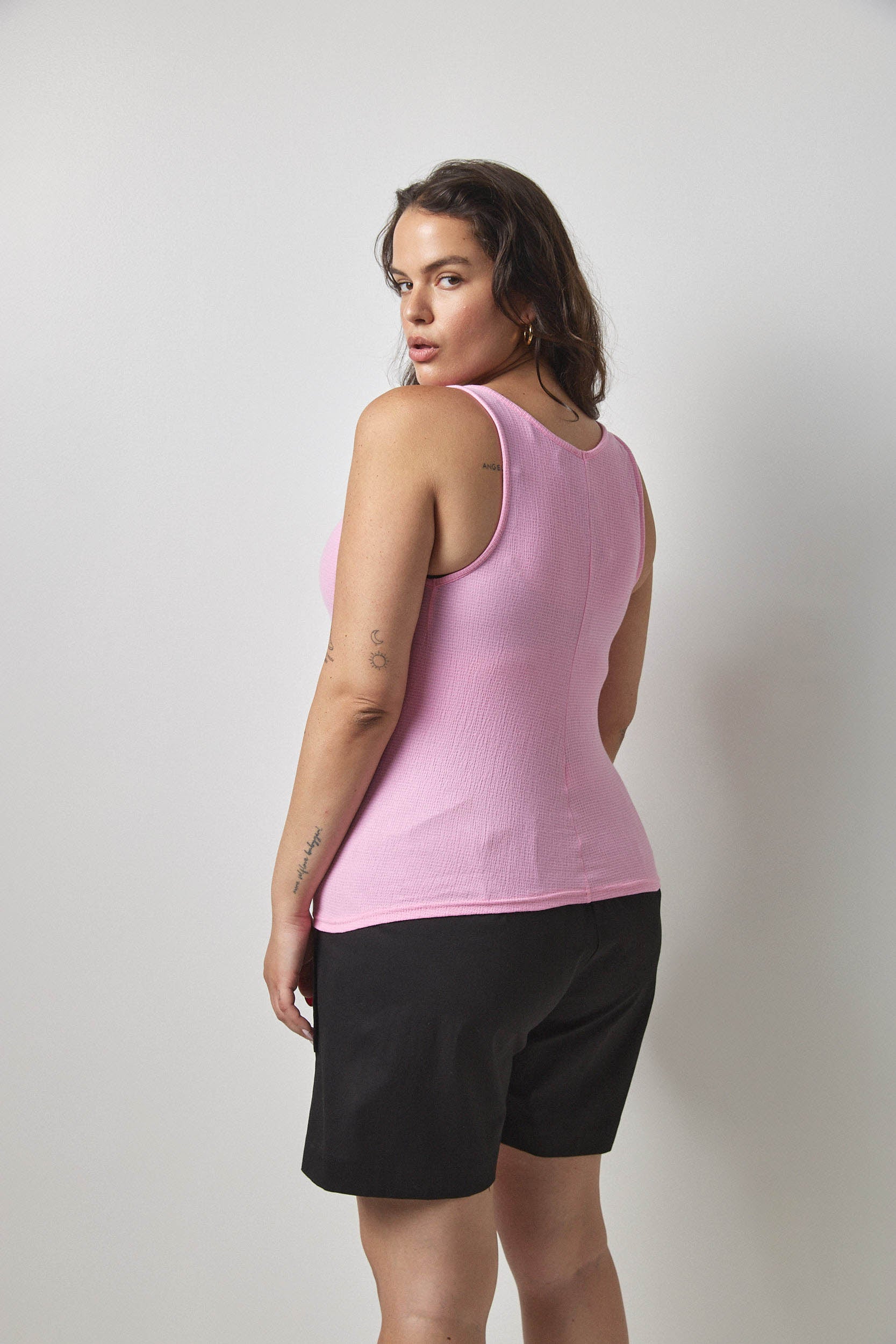 גופיית ג׳ייסון ורוד