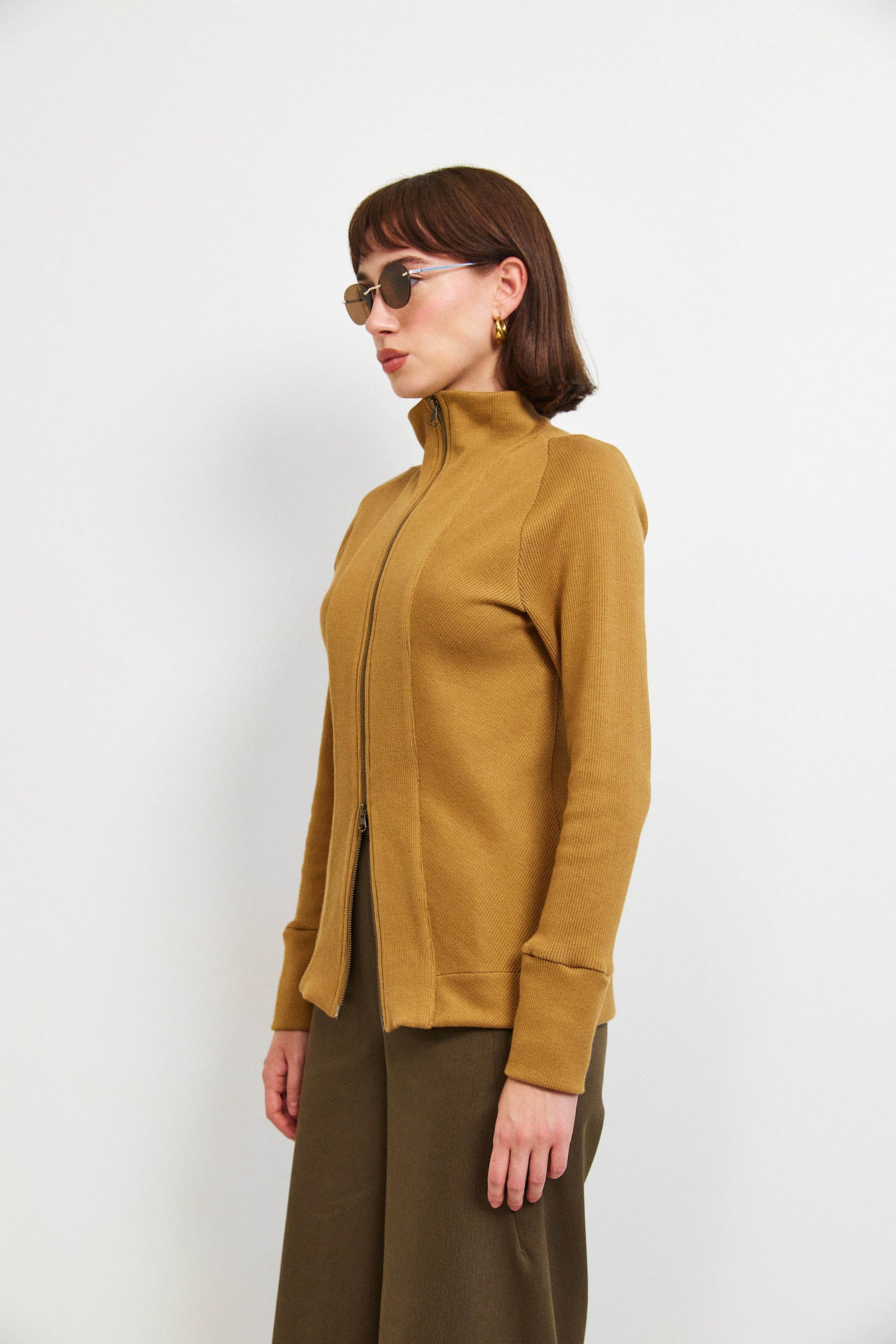 קרדיגן בקי קאמל