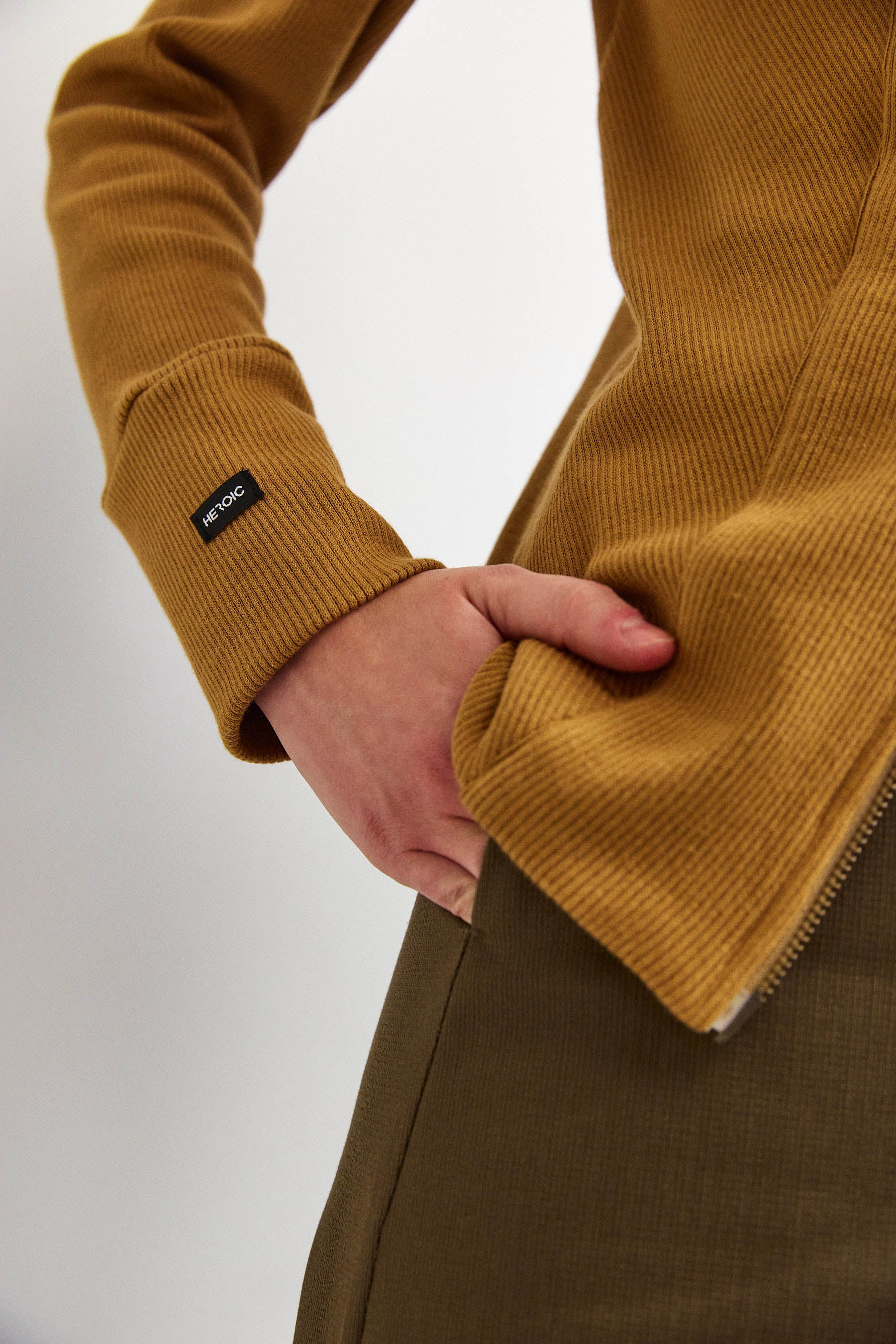 קרדיגן בקי קאמל