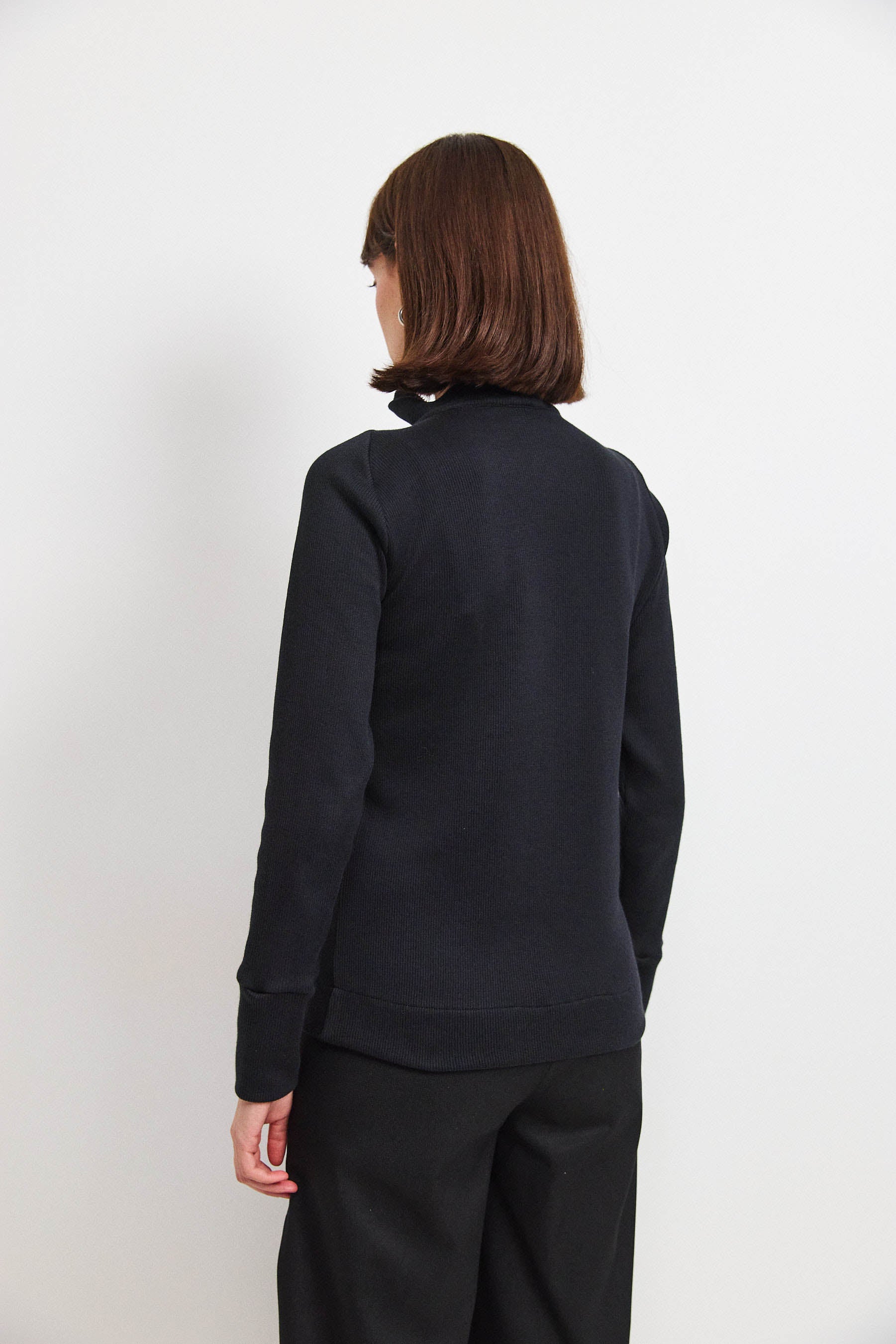 קרדיגן בקי שחור