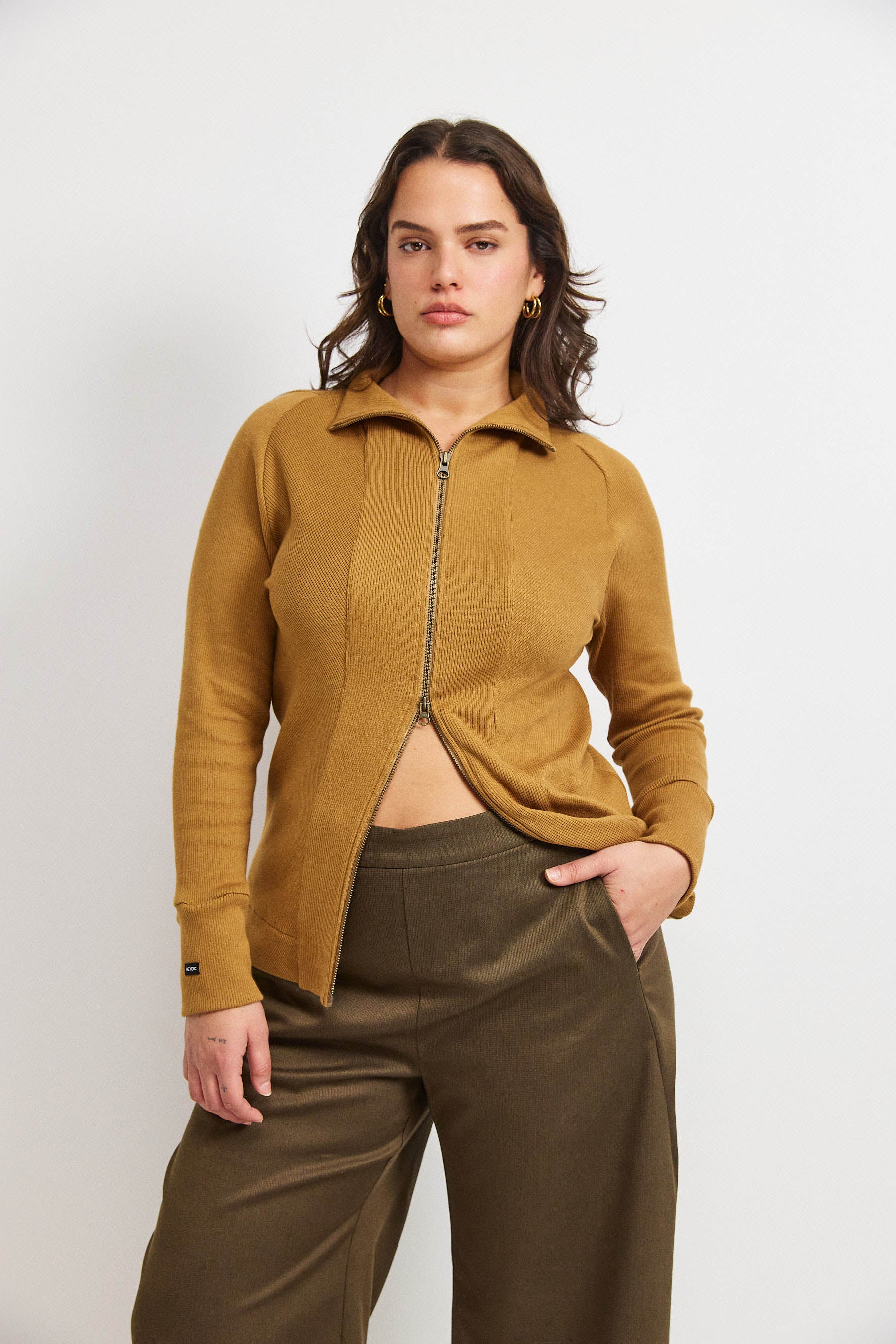 קרדיגן בקי קאמל