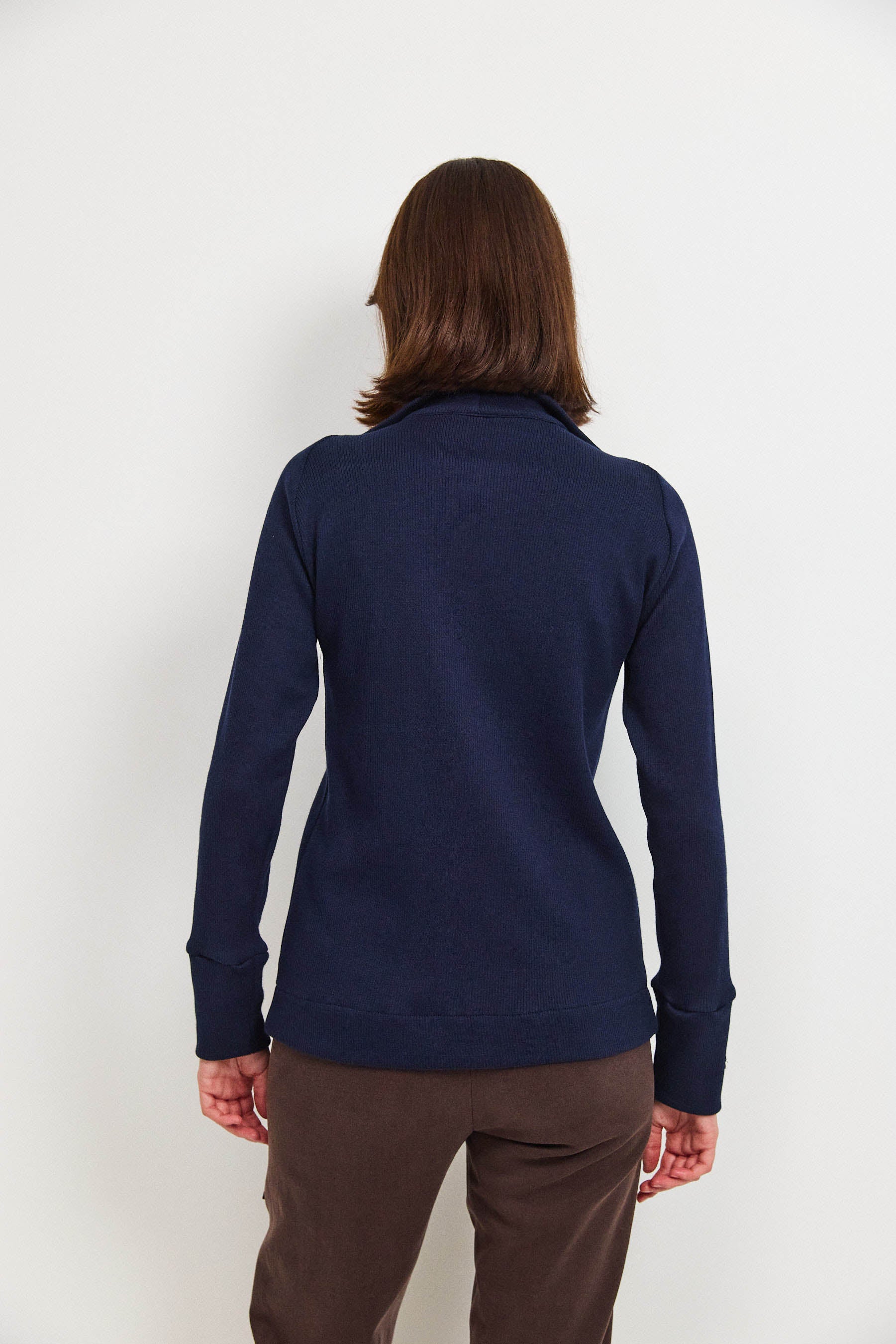 קרדיגן בקי נייבי