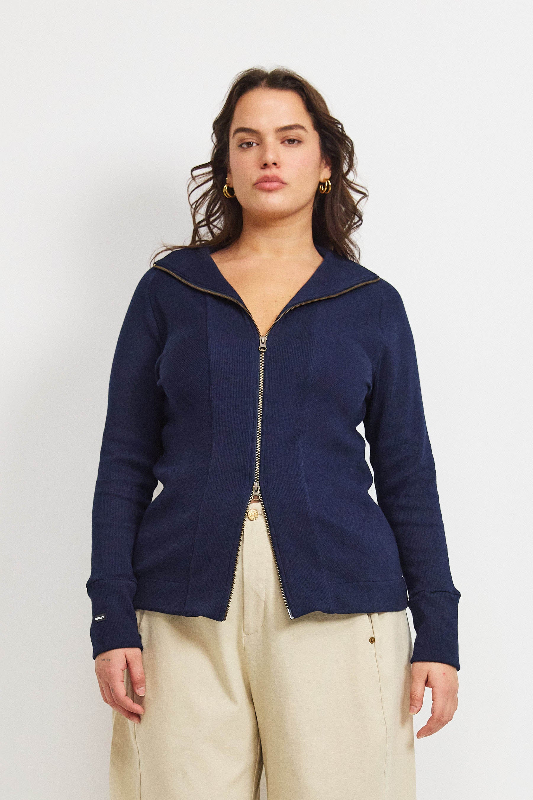 קרדיגן בקי נייבי