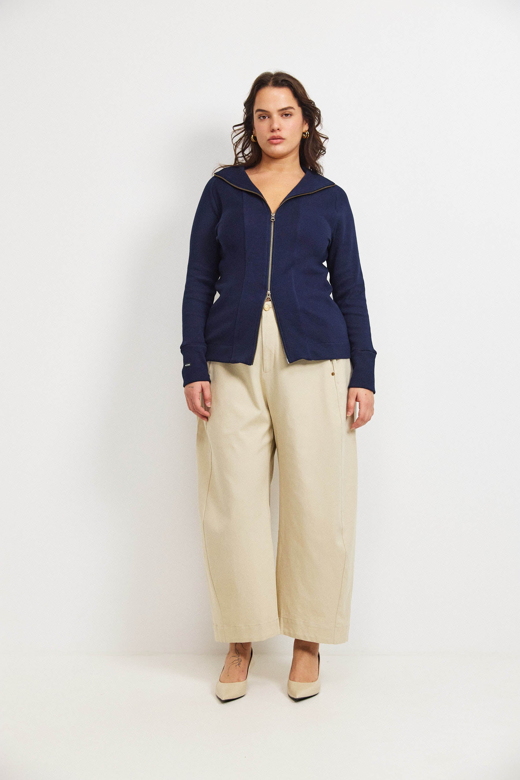 קרדיגן בקי נייבי