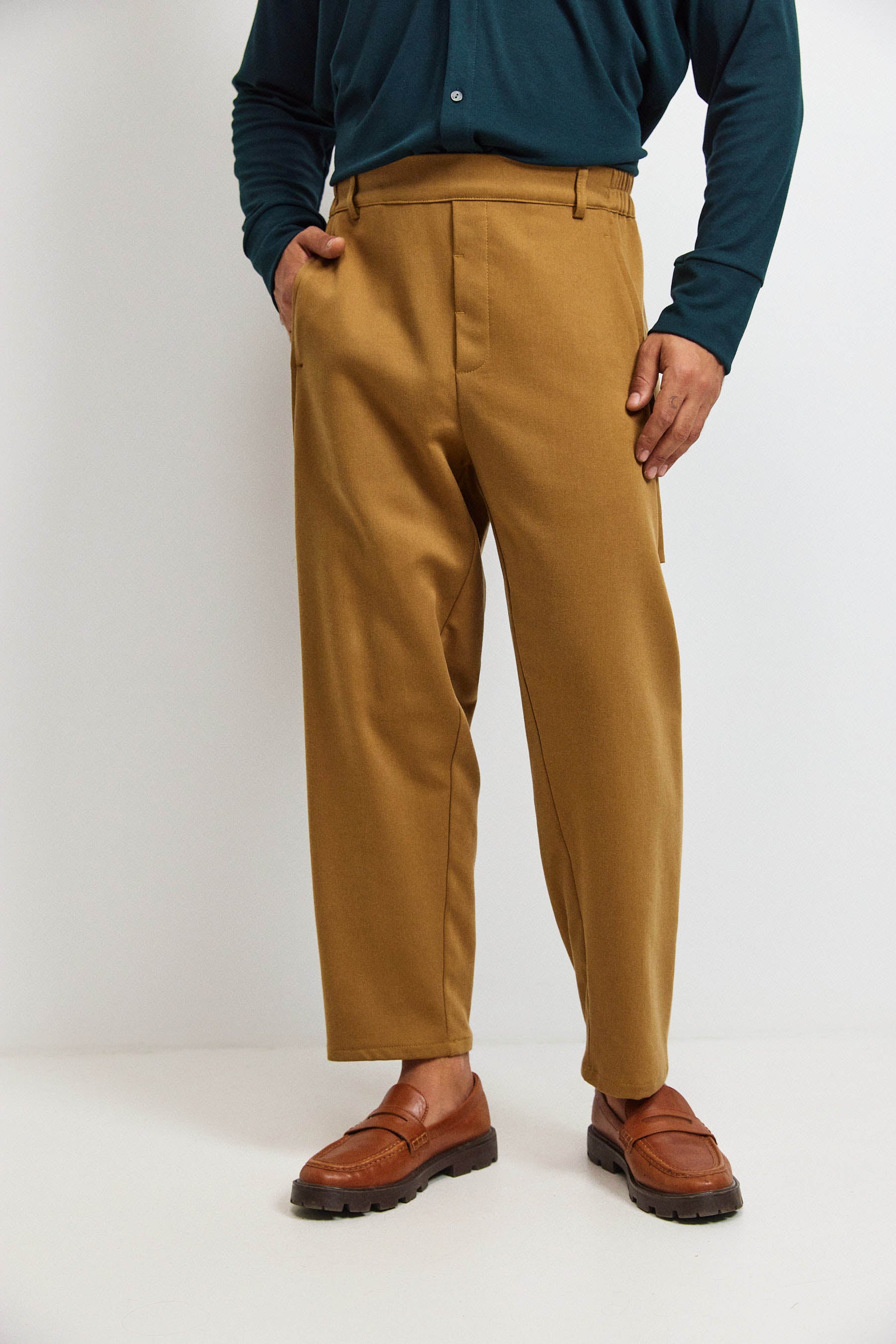 מכנסי מקס קומפורט גבר קאמל