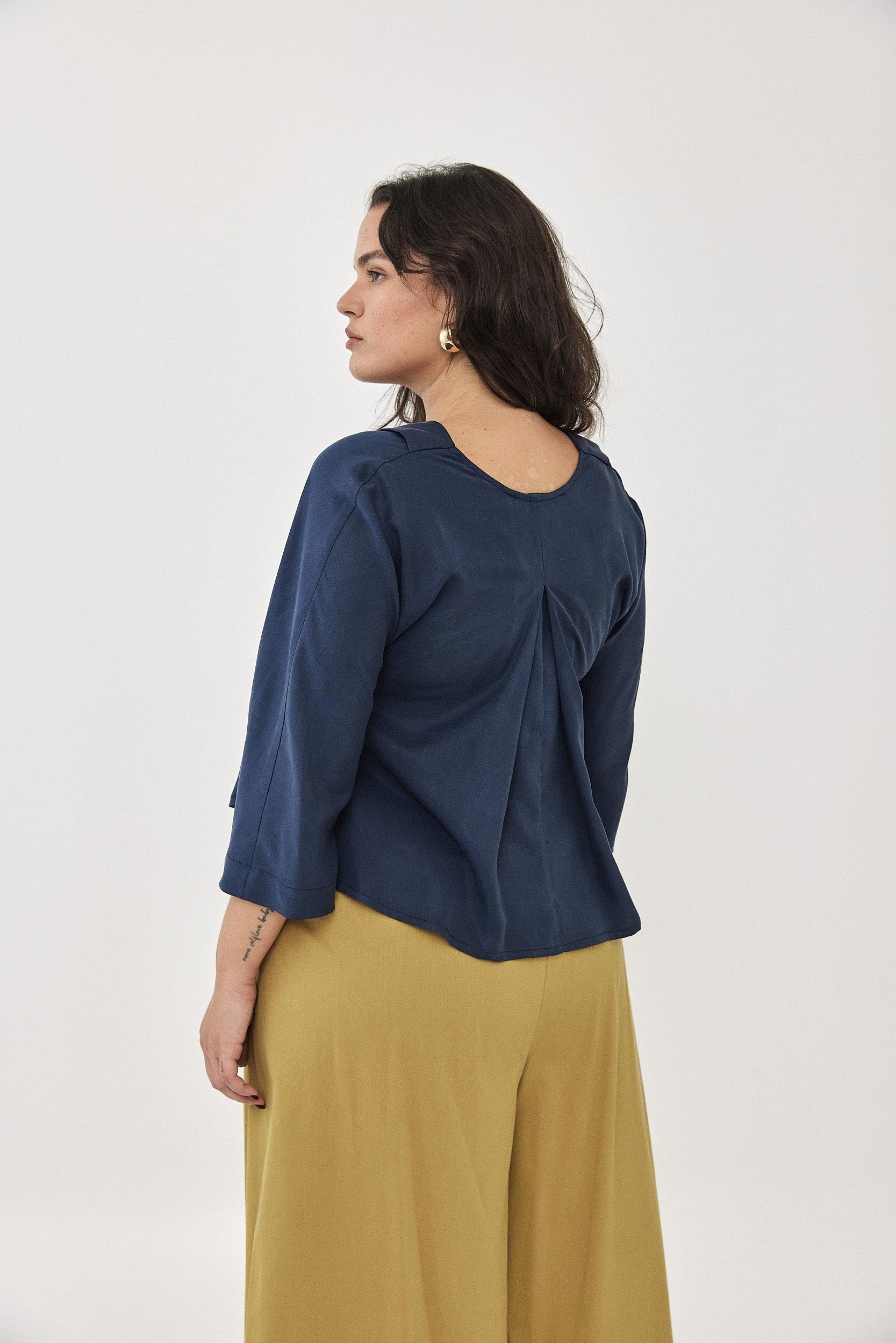 חולצת אלן נייבי