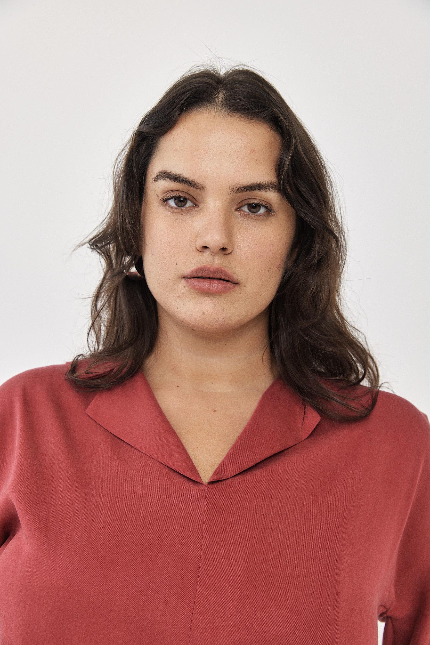 חולצת אלן דובדבן