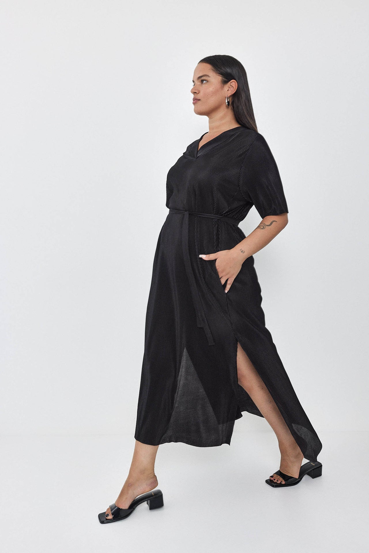 FLARE Dress S24 (L-XL) - Black