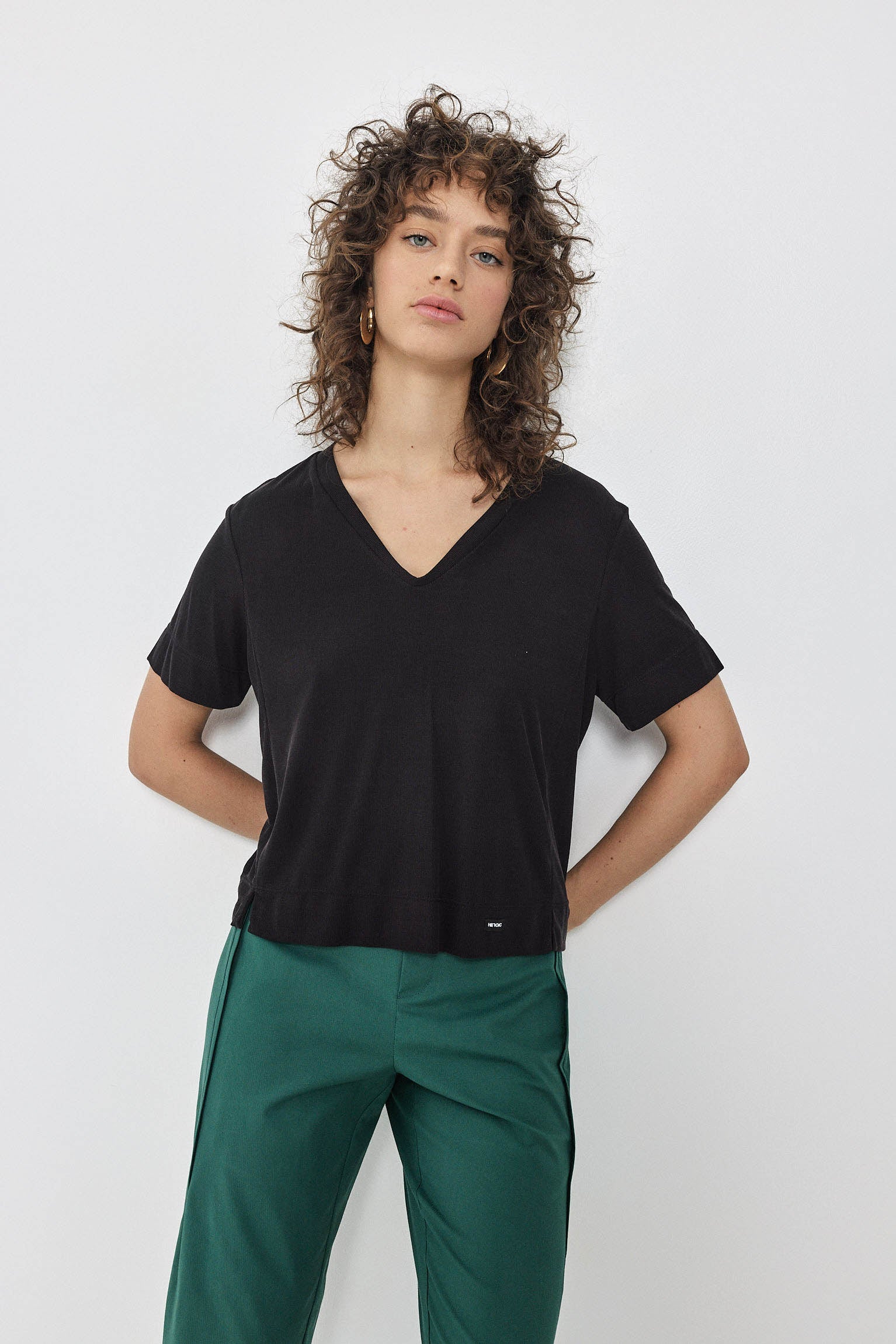 V CHER T-Shirt S24 - Black