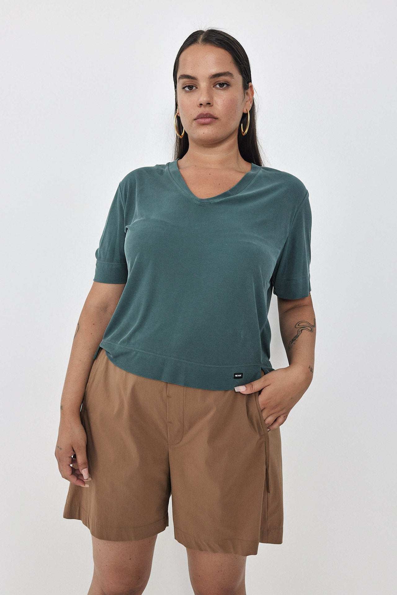 V CHER T-Shirt S24 (L-XL) - Light Green