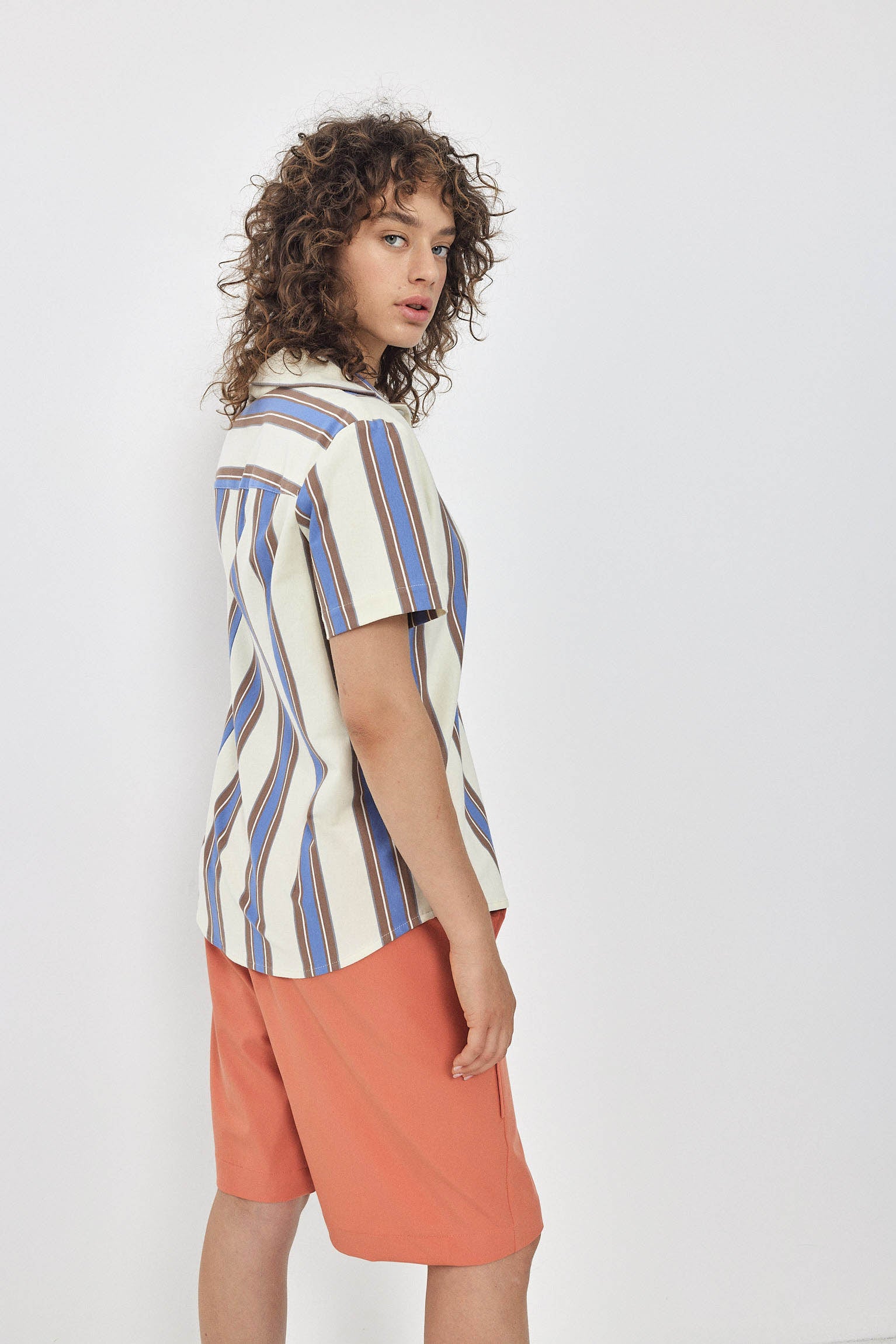 SHORT KAI Shirt S24 - Cream / Coffee