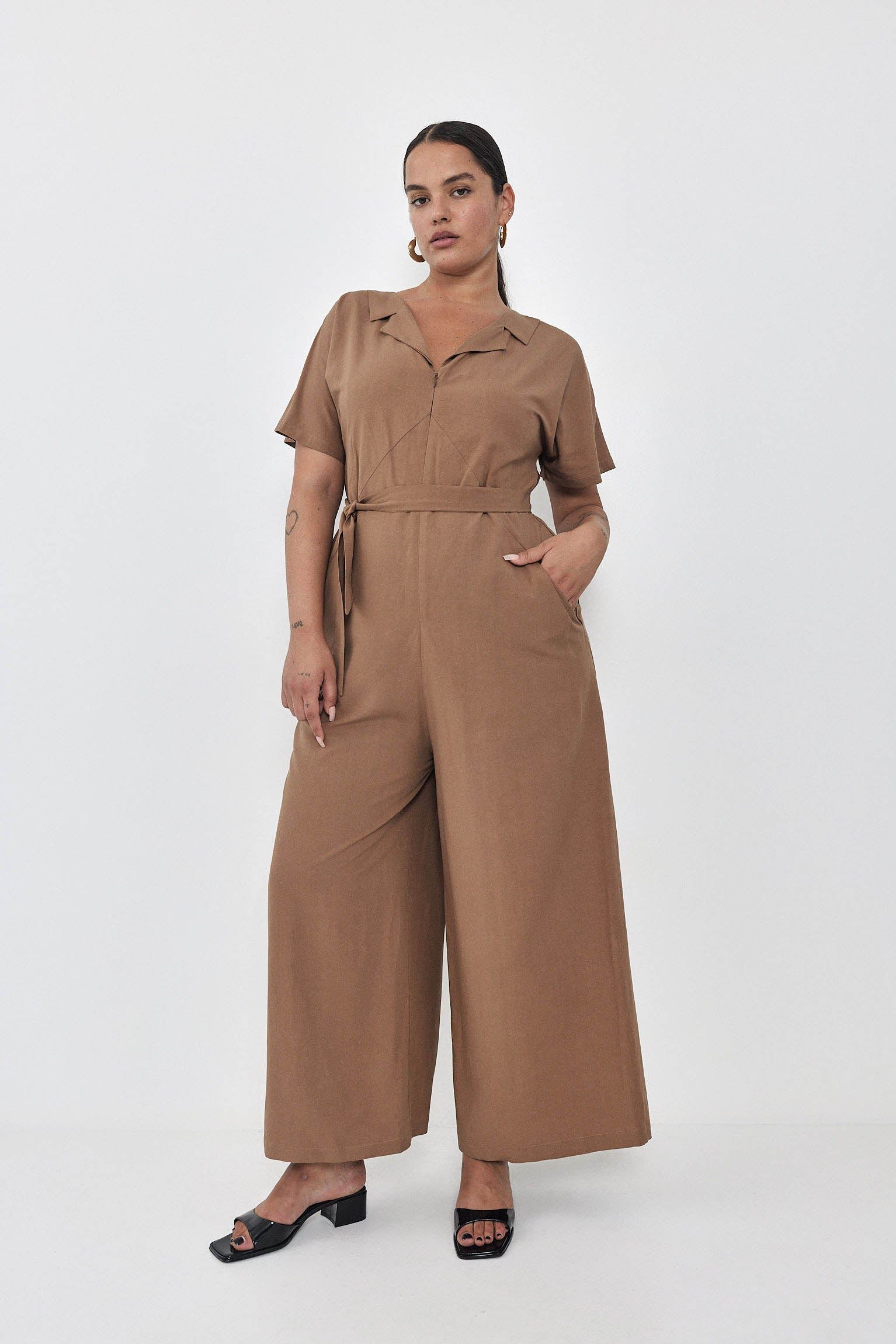 ALINA Jumpsuit S24 - Camel