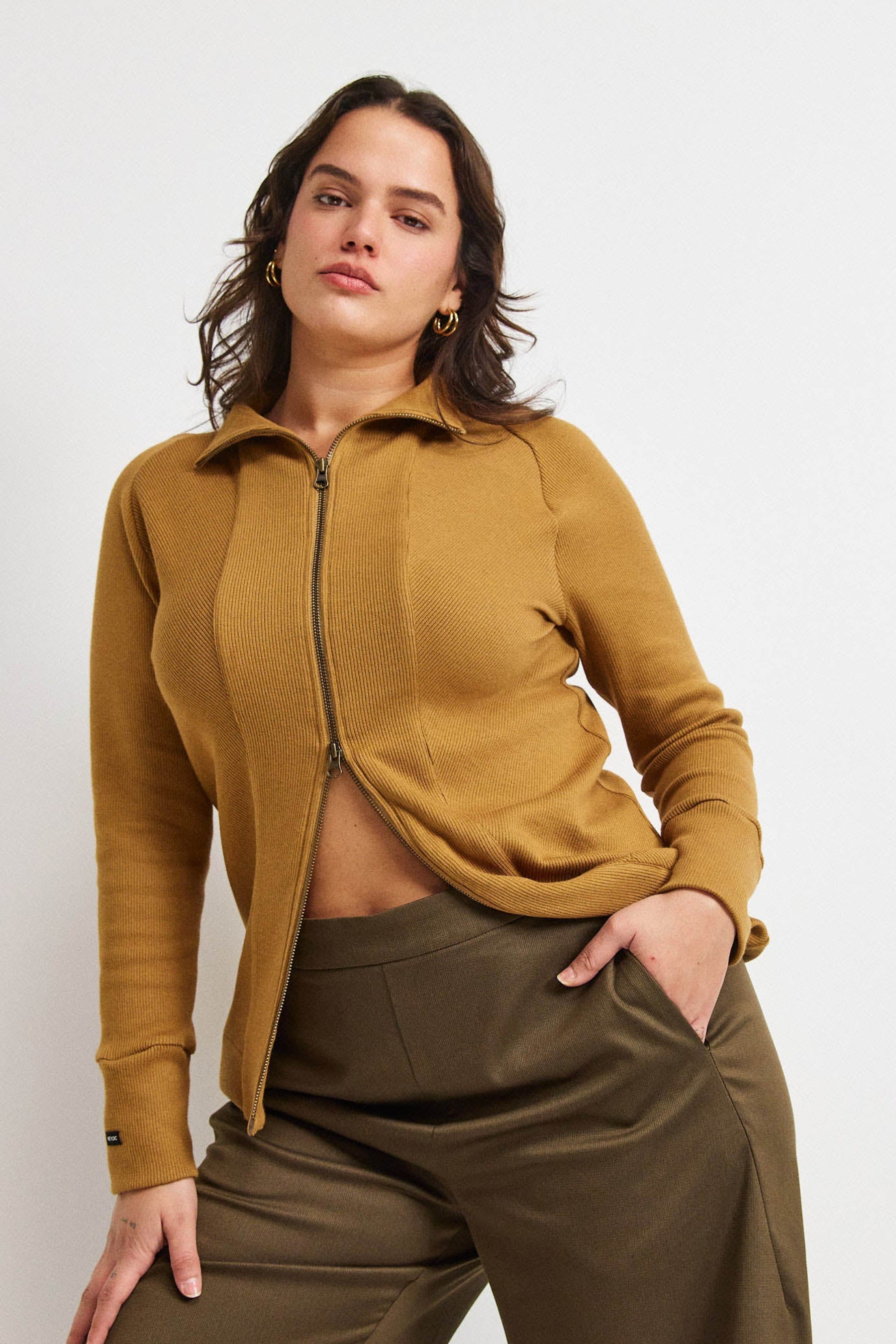 קרדיגן בקי קאמל